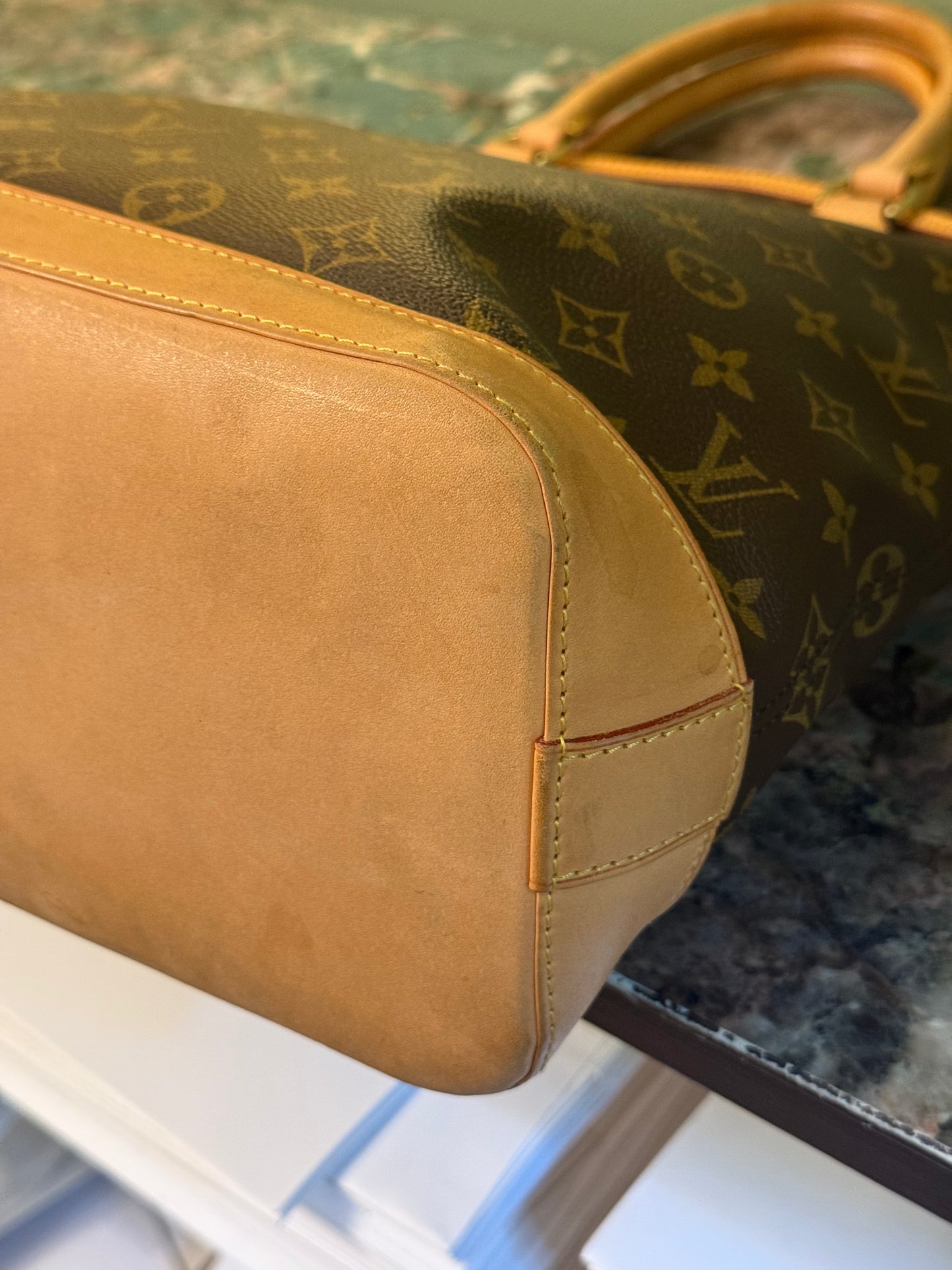 LOUIS VUITTON MONOGRAM LOCK IT VERTICALE HANDBAG