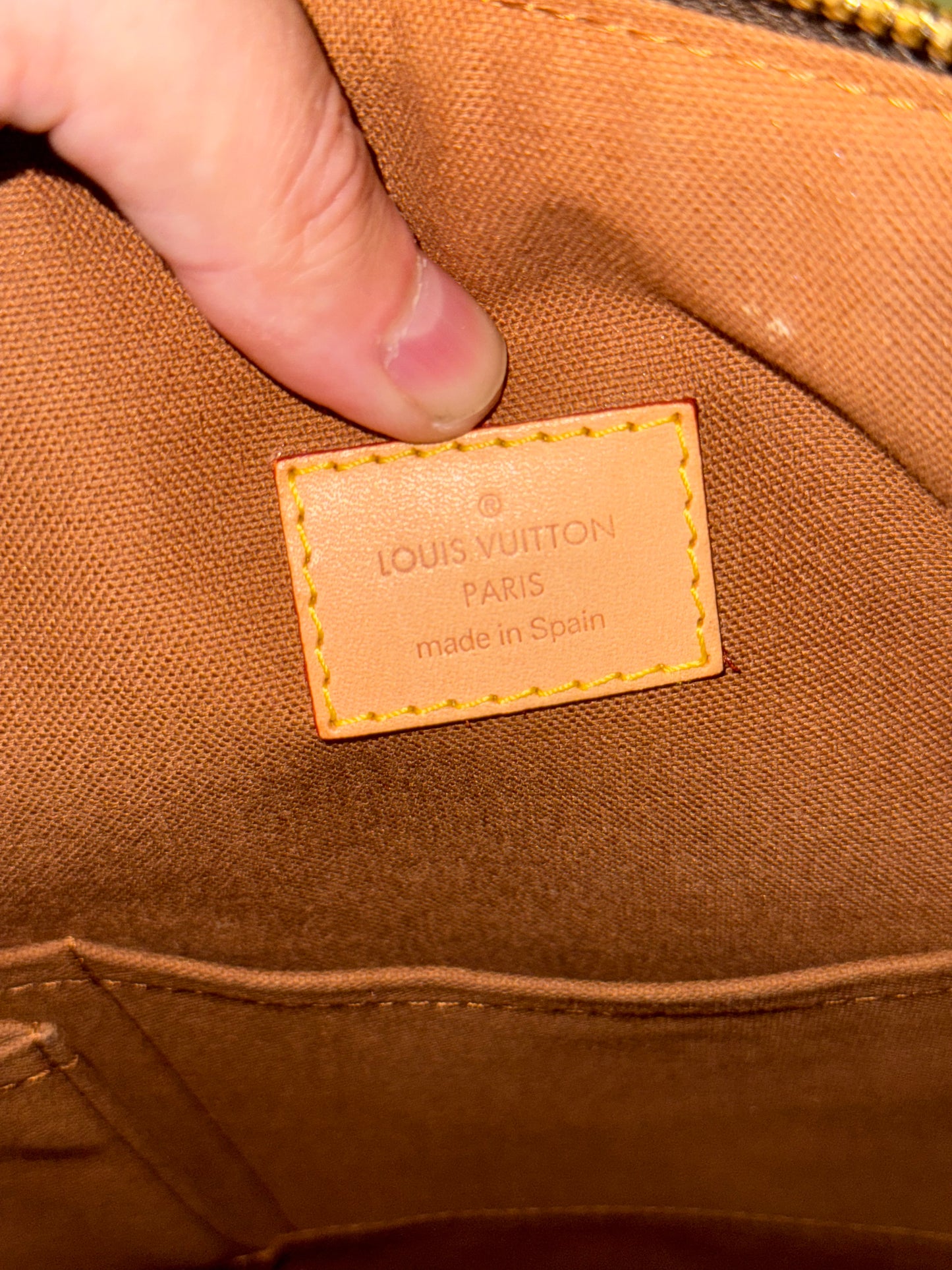 LOUIS VUITTON MONOGRAM LOCK IT VERTICALE HANDBAG