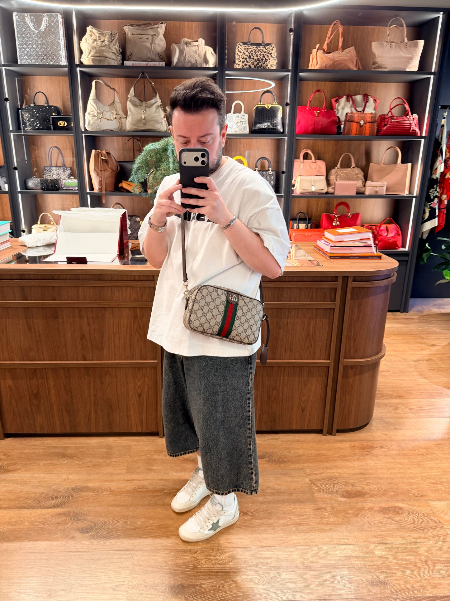 GUCCI GG SUPREME OPHIDIA CAMERA CROSSBODY BAG