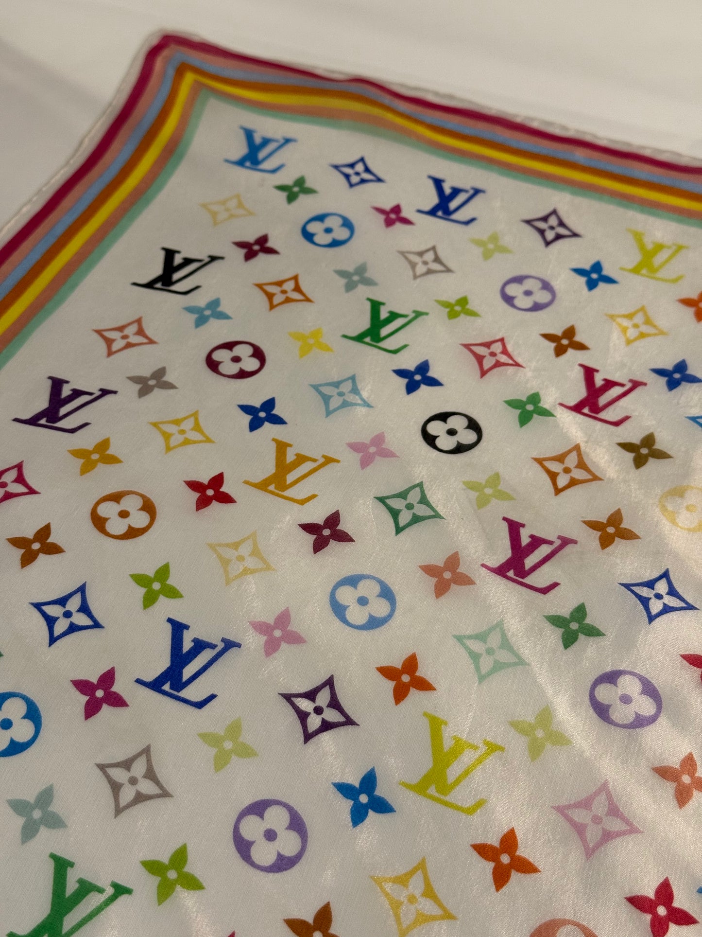 LOUIS VUITTON WHITE MULTICOLOR SMALL SILK SCARF
