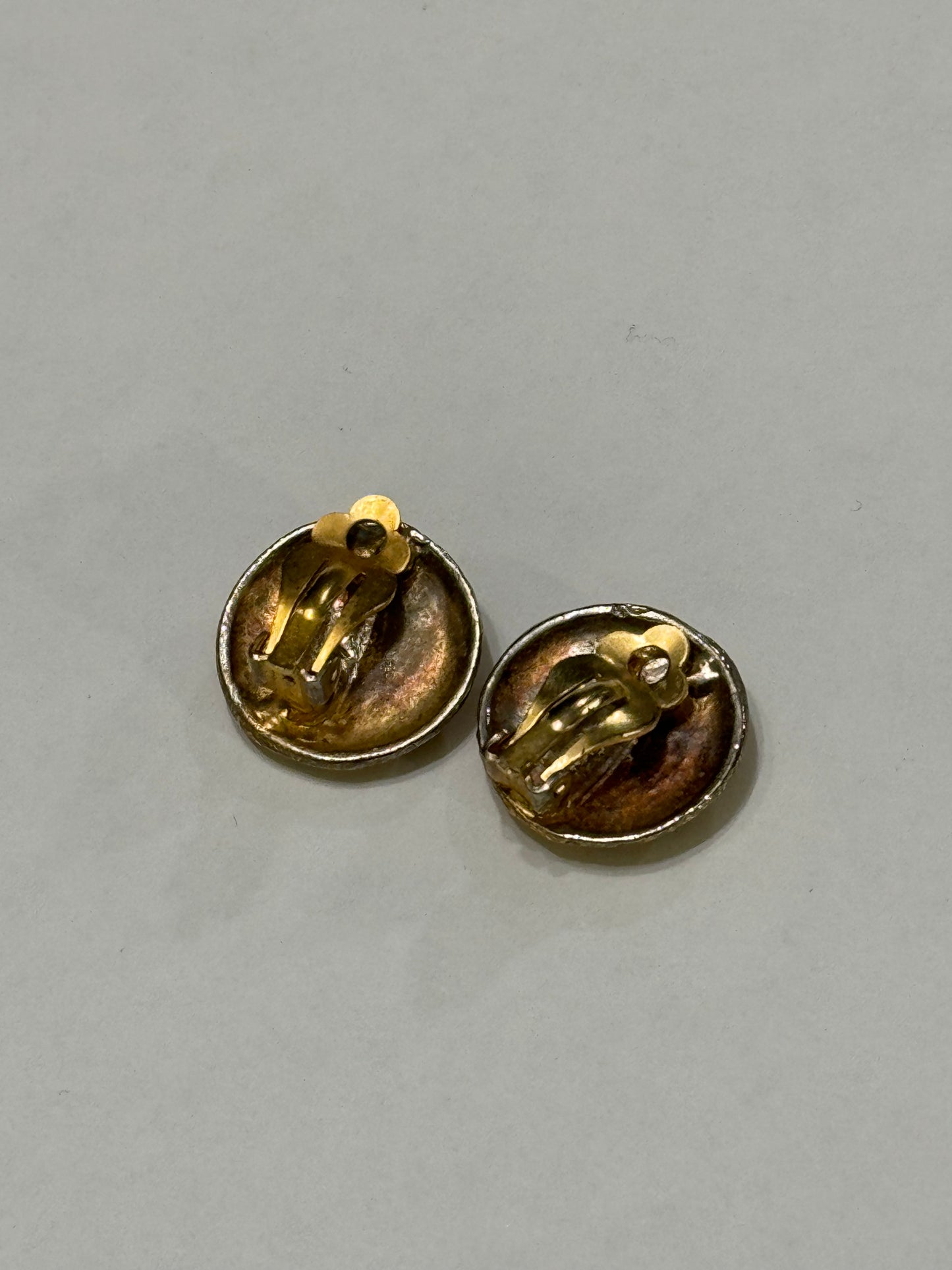 VINTAGE 60'S GOLD BOTTON EARRINGS