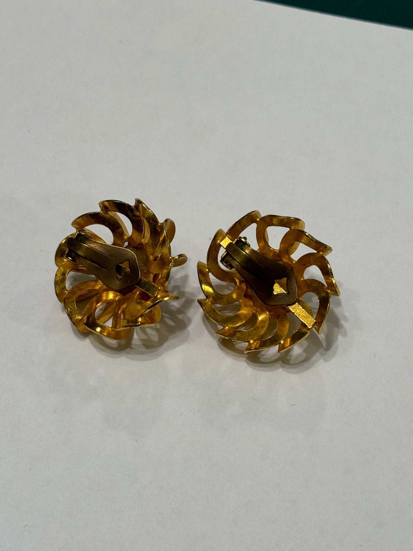 VINTAGE 60'S PEARL GOLD EARRINGS