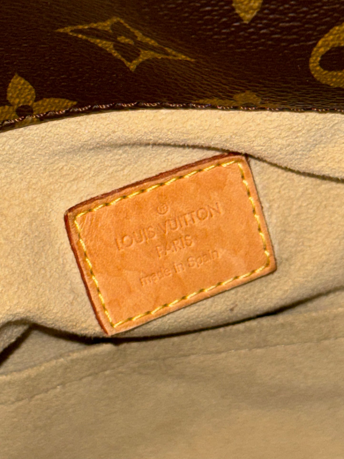 LOUIS VUITTON MONOGRAM ARTSY SHOULDER BAG