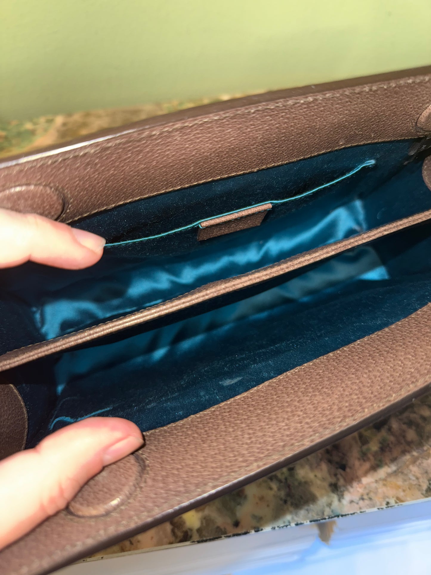 GUCCI GG SUPREME OPHIDIA CHAIN POCHETTE