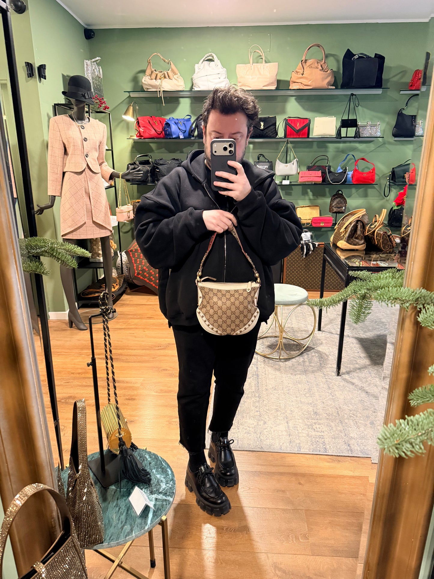 GUCCI CREAM SMALL PELHAM SHOULDER BAG