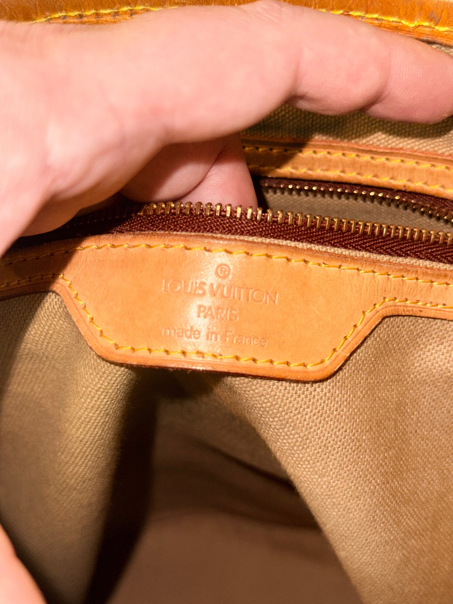LOUIS VUITTON MONOGRAM BUCKET GM SHOULDER BAG