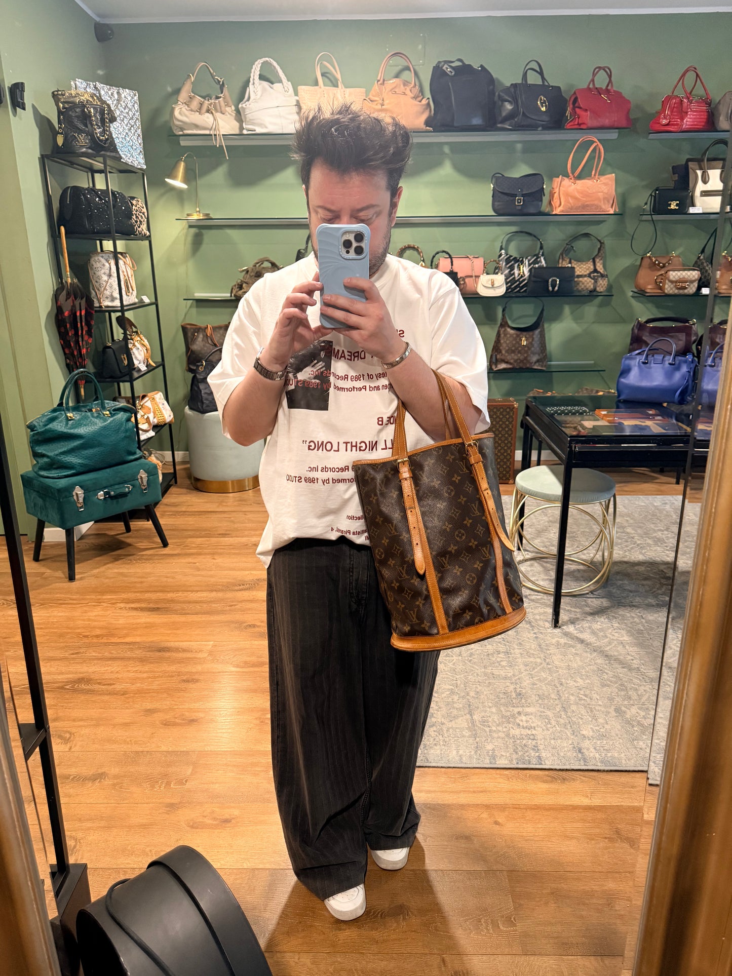 LOUIS VUITTON MONOGRAM BUCKET GM SHOULDER BAG