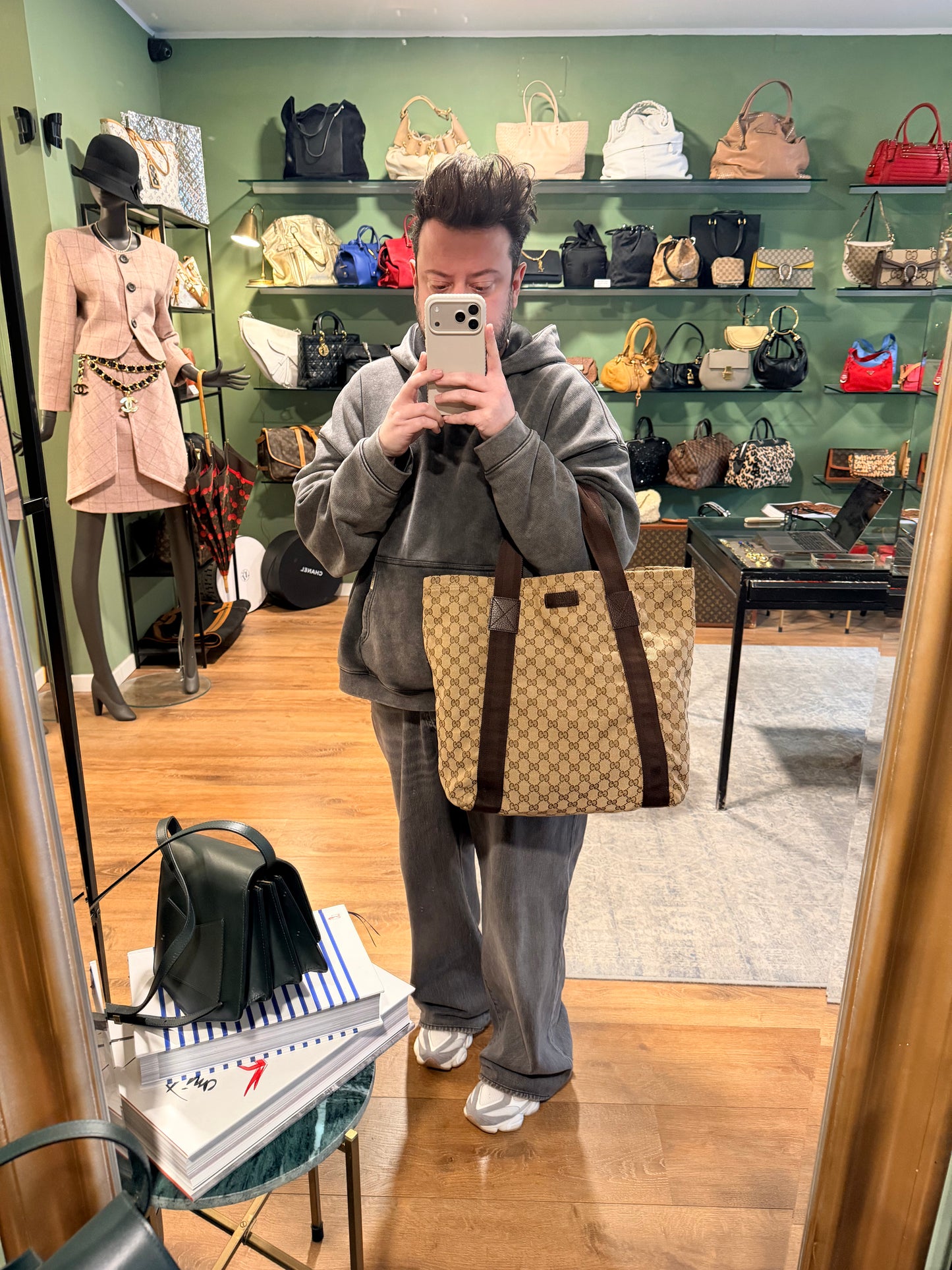GUCCI BROWN MONOGRAM SHOPPING TOTE