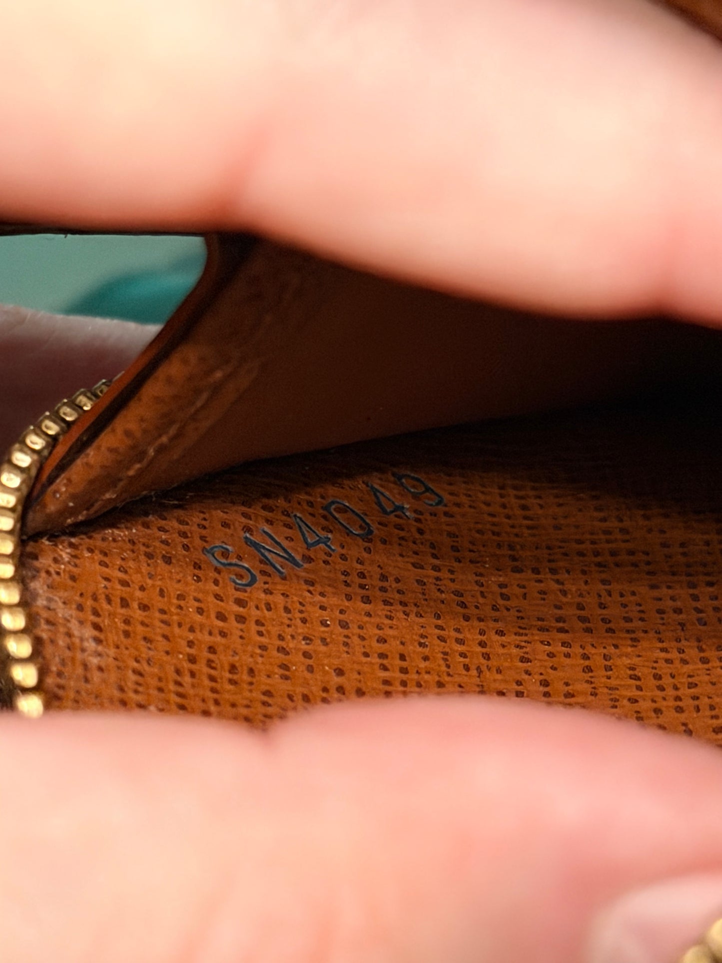 LOUIS VUITTON MONOGRAM ZIPPY COIN