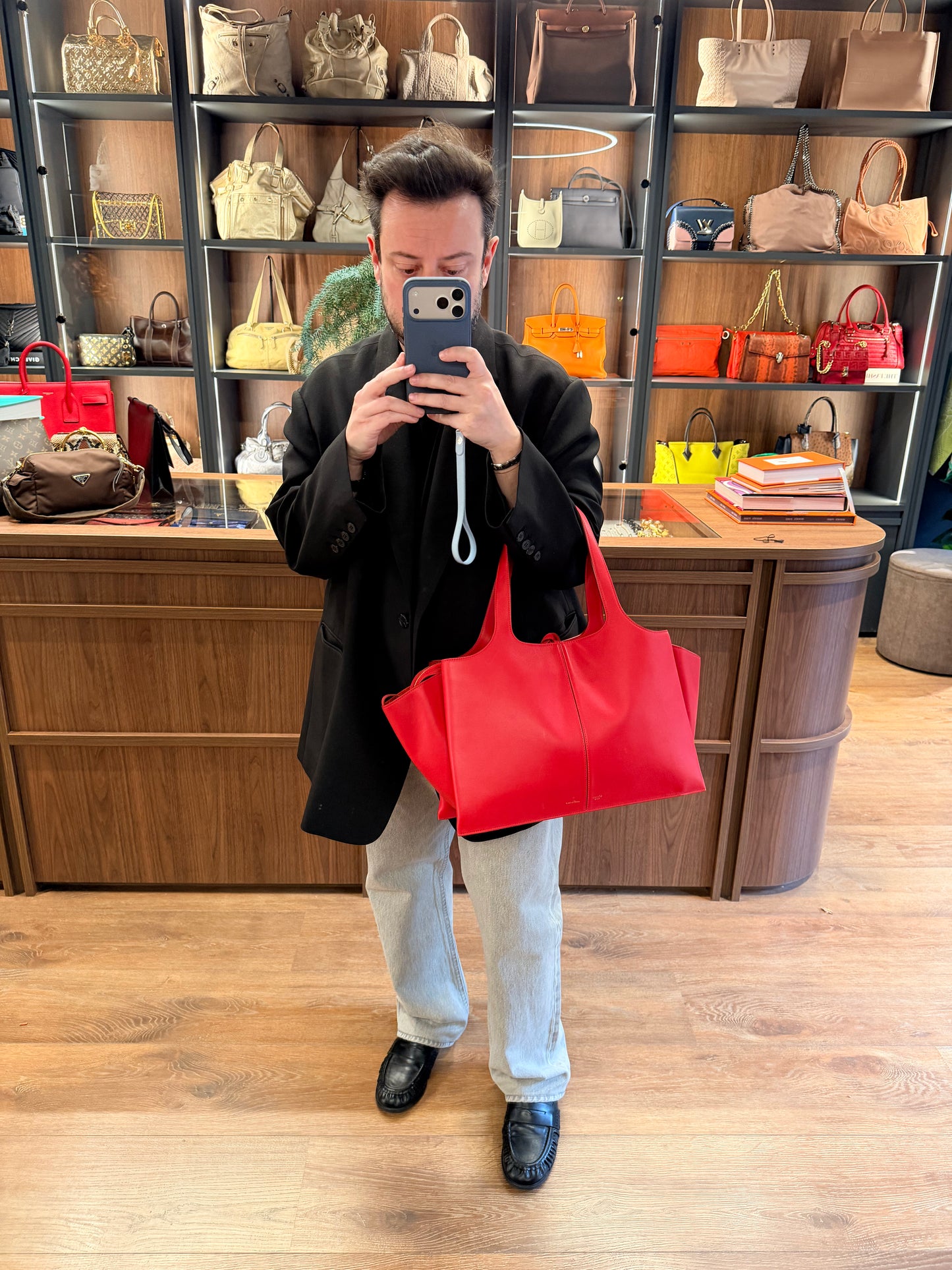 CÈLINE MEDIUM RED TRIFOLD SHOULDER BAG