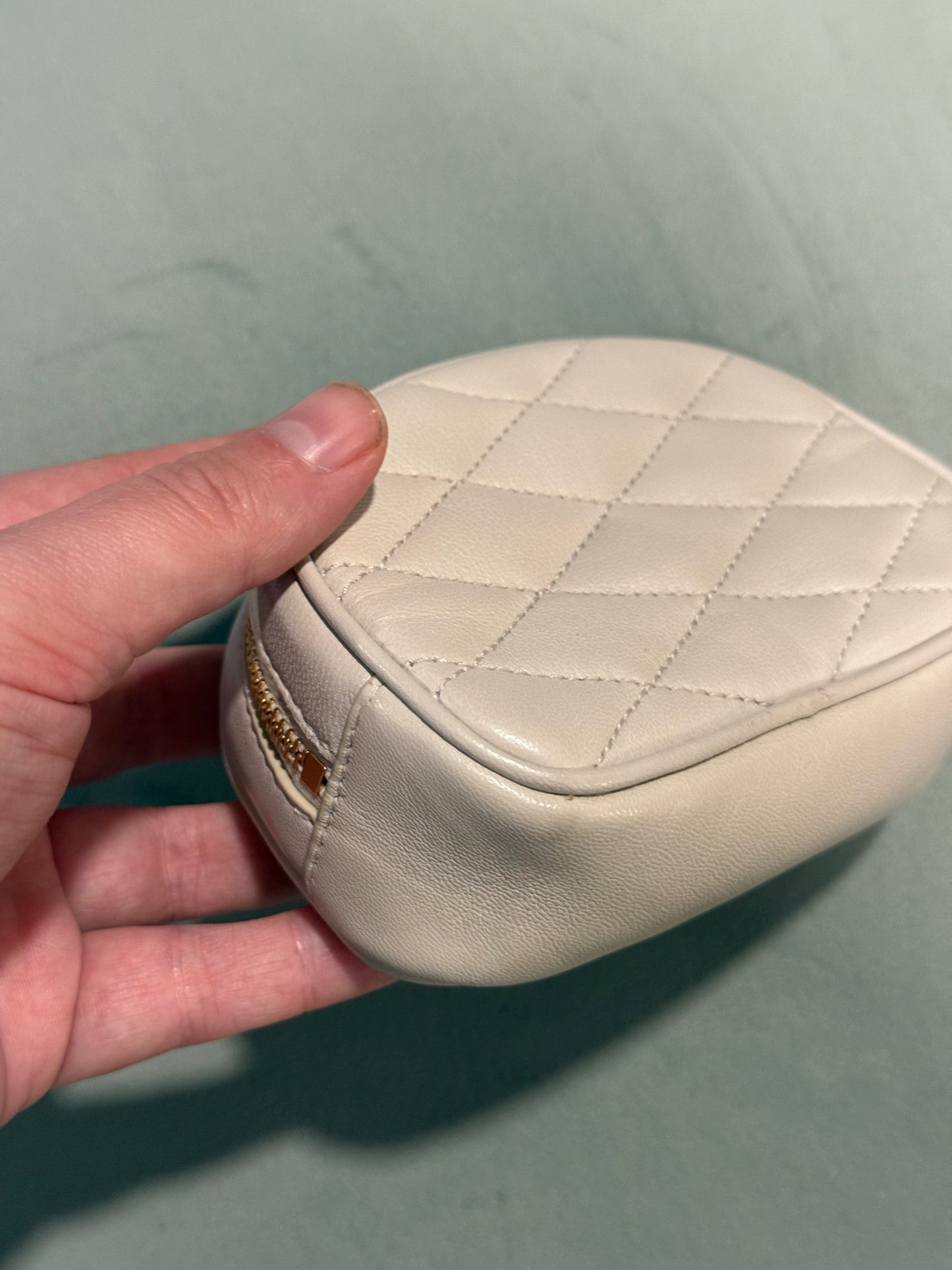 SAINT LAURENT BEIGE MATELASSÉ KEY POUCH