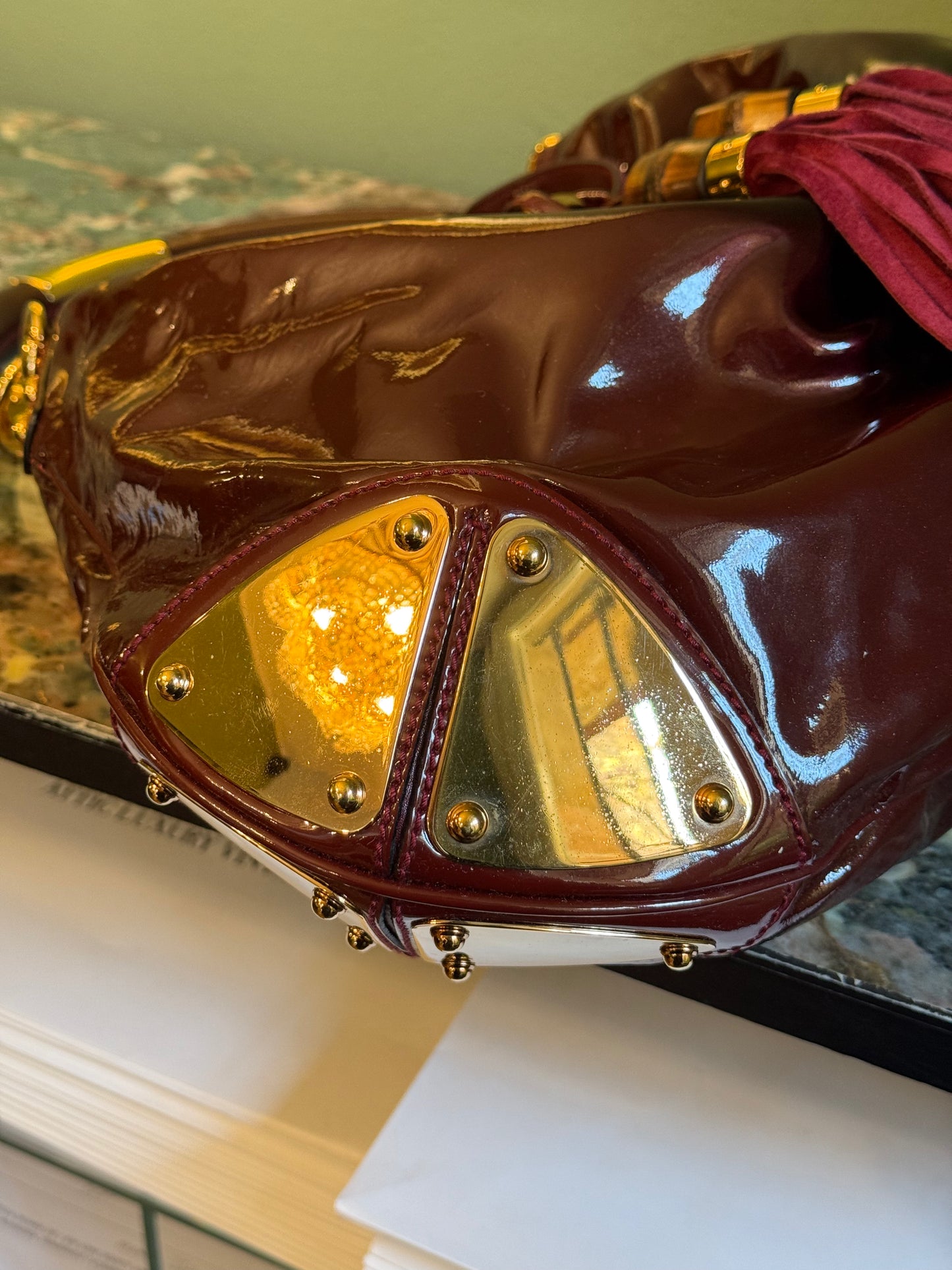 GUCCI BORDEAUX PATENT LARGE INDY SHOULDER BAG