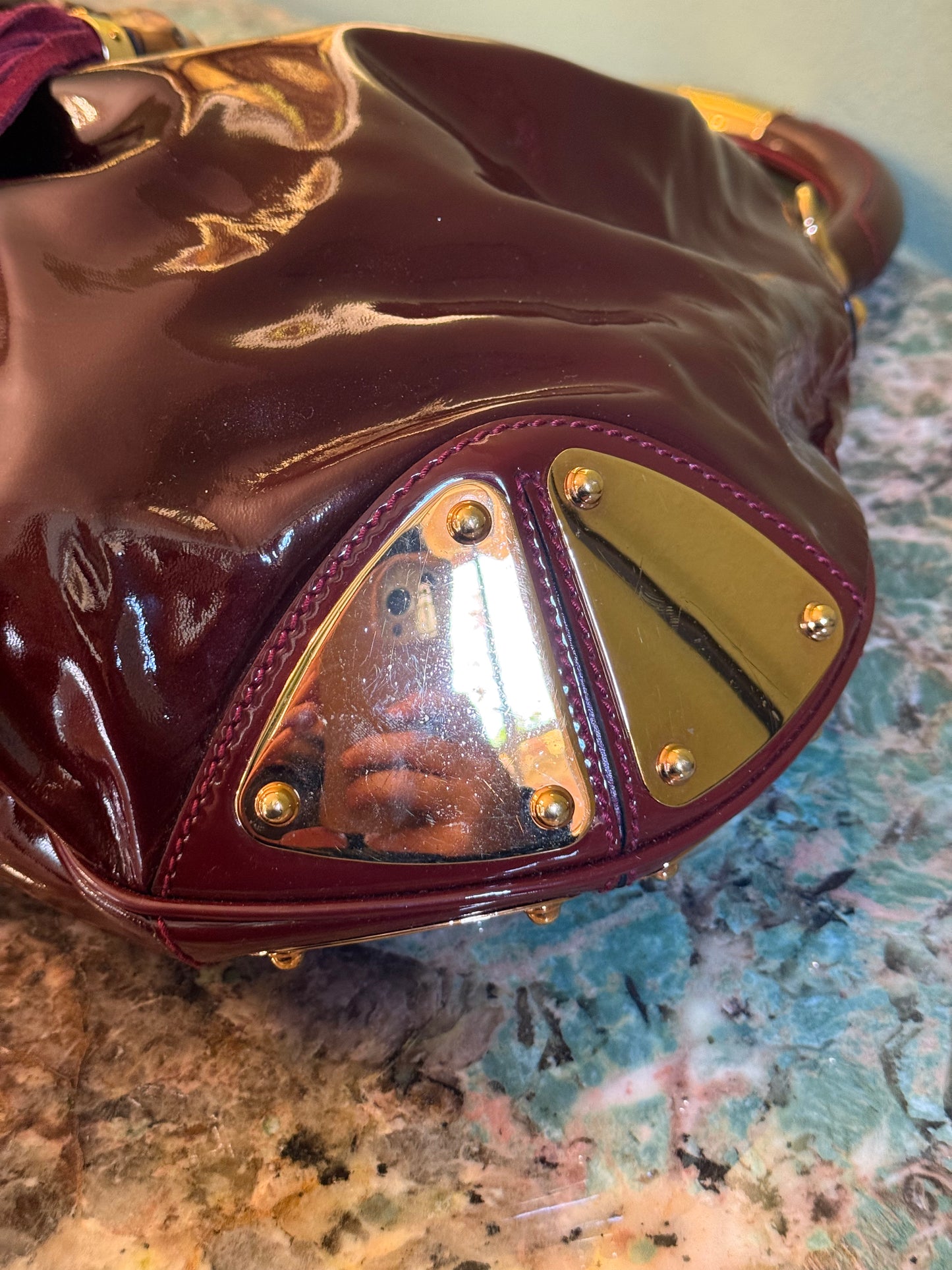 GUCCI BORDEAUX PATENT LARGE INDY SHOULDER BAG