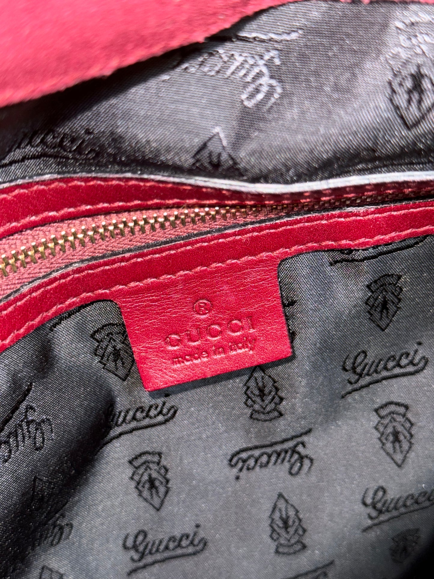 GUCCI BORDEAUX PATENT LARGE INDY SHOULDER BAG