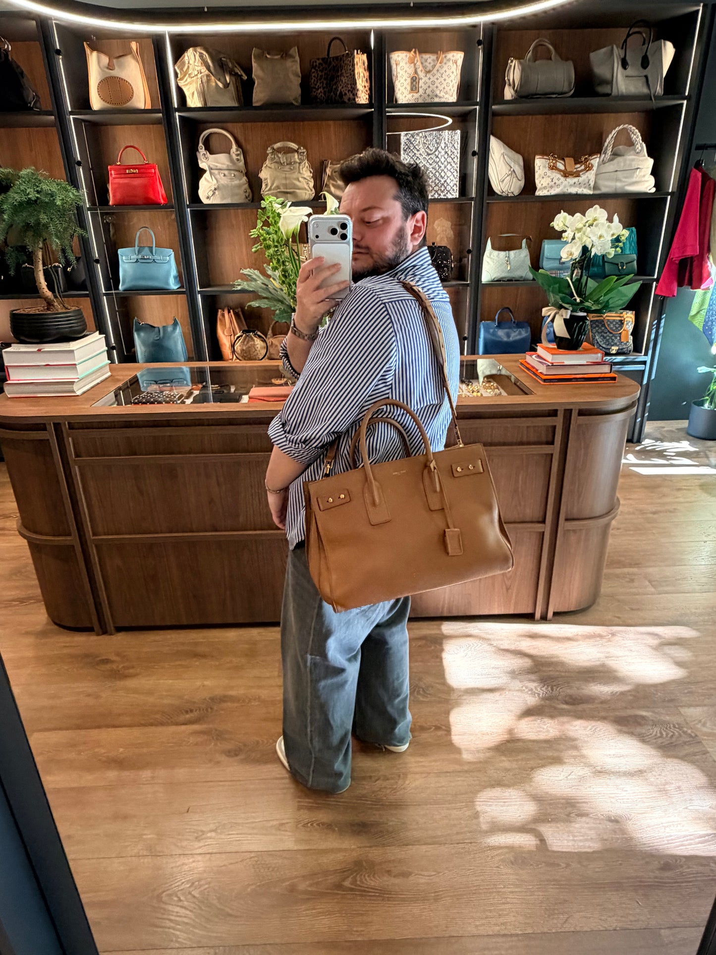 SAINT LAURENT TAN MEDIUM SAC DE JOUR HANDBAG