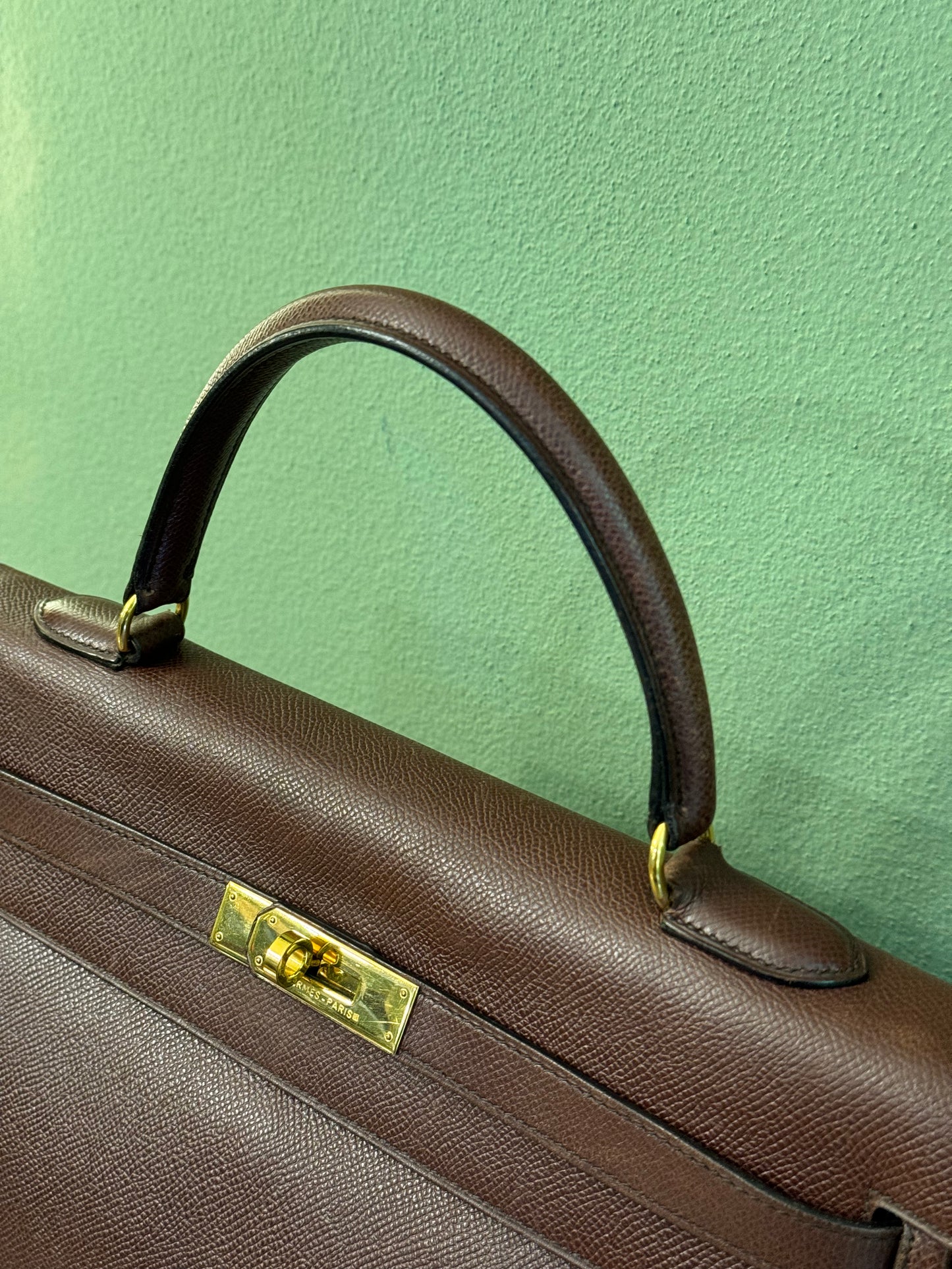 HERMÈS BROWN COURCHEVEL KELLY 35 HANDBAG