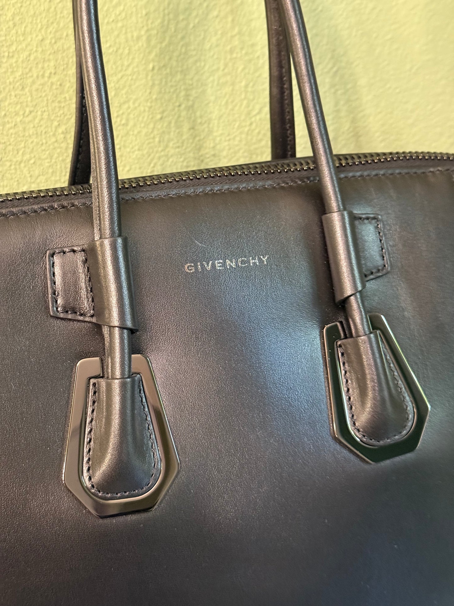 GIVENCHY BLACK ANTIGONA SPORT HANDBAG