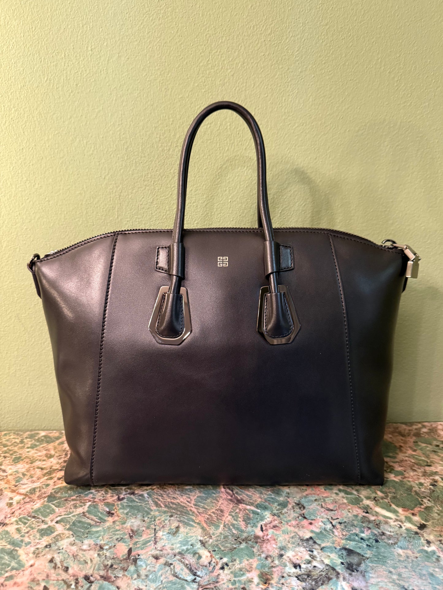 GIVENCHY BLACK ANTIGONA SPORT HANDBAG