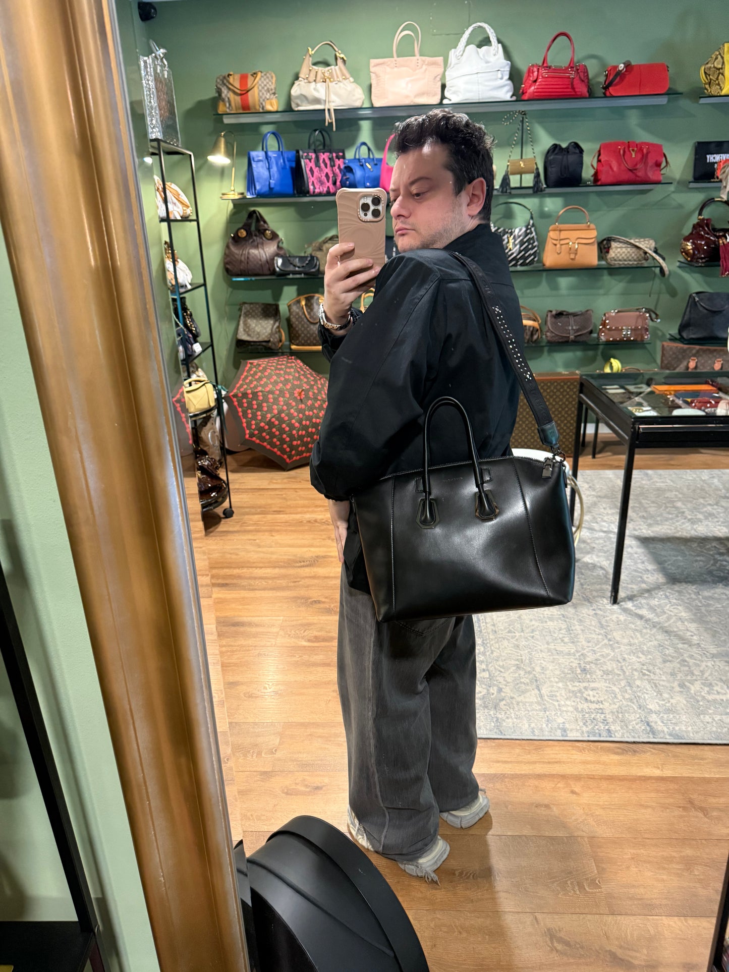 GIVENCHY BLACK ANTIGONA SPORT HANDBAG