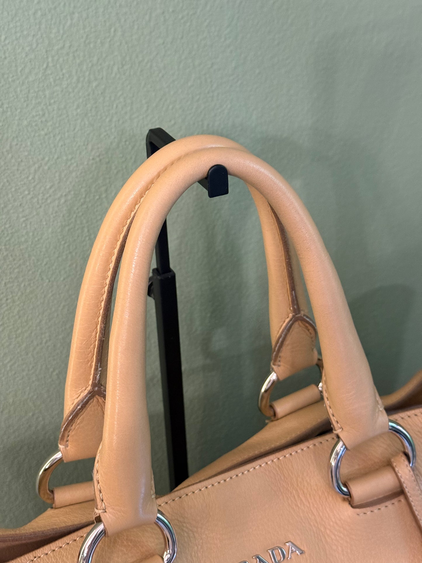 PRADA BEIGE LEATHER SHOPPING TOTE