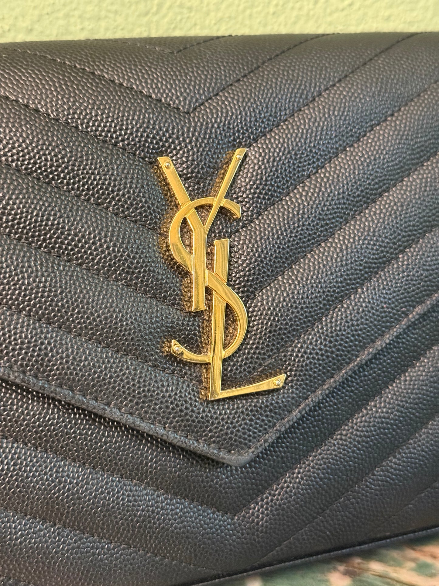 SAINT LAURENT BLACK CASSANDRE CHAIN POCHETTE