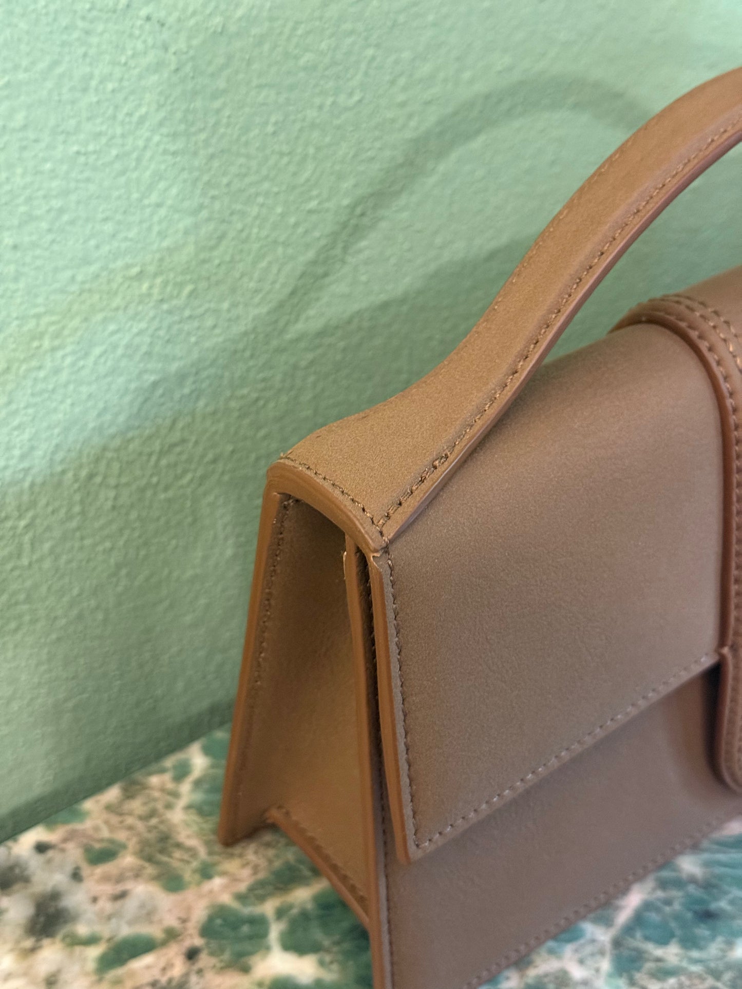JAQUEMUS LIGHT BROWN LE GRAND BAMBINO HANDBAG