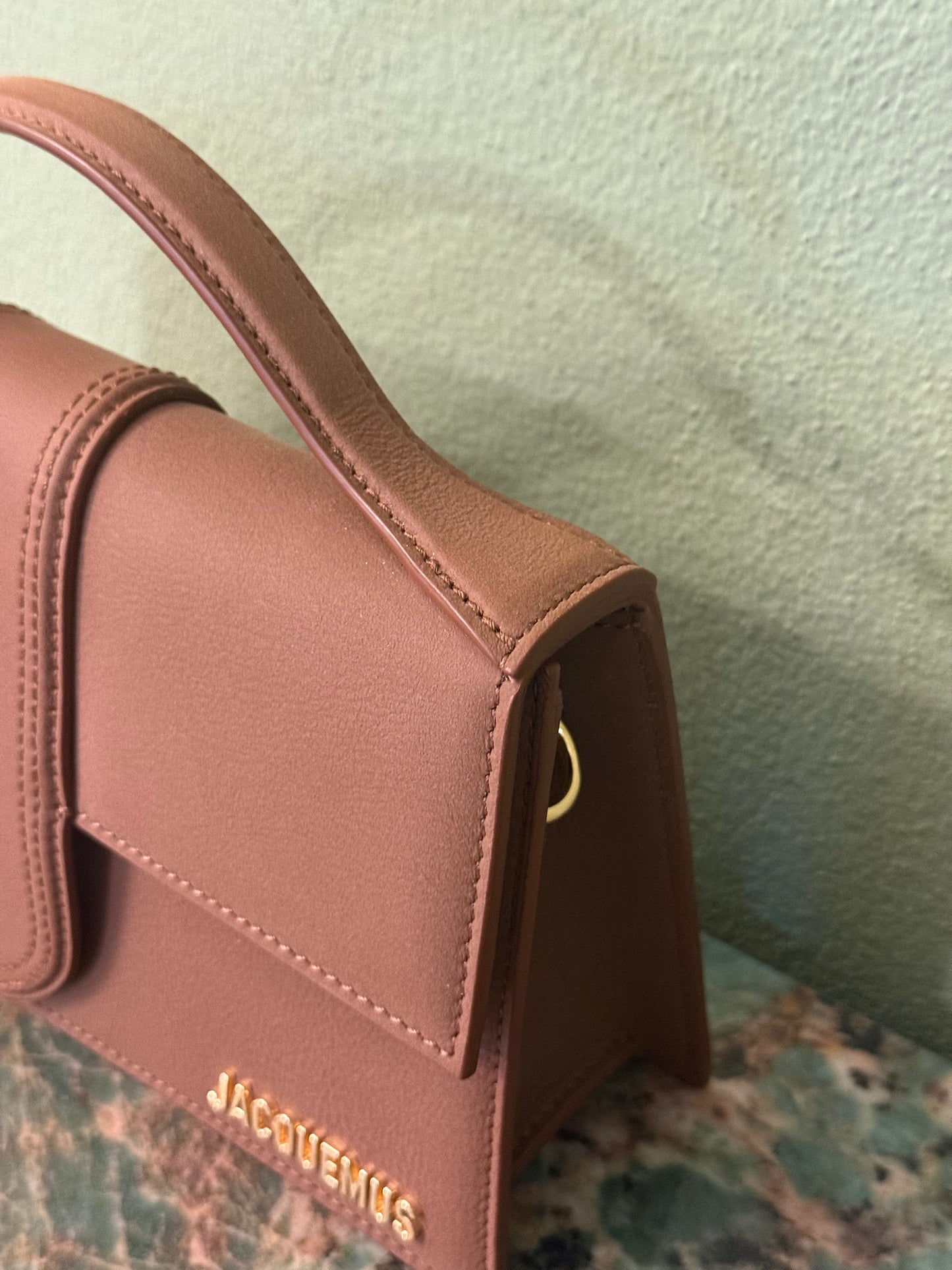 JAQUEMUS LIGHT BROWN LE GRAND BAMBINO HANDBAG