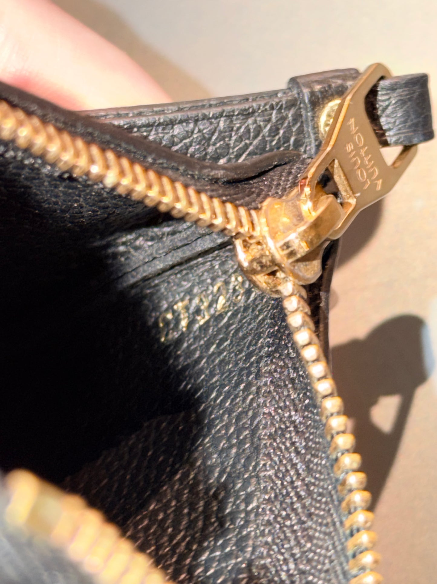 LOUIS VUITTON BLACK EMPREINTE KEY CLES