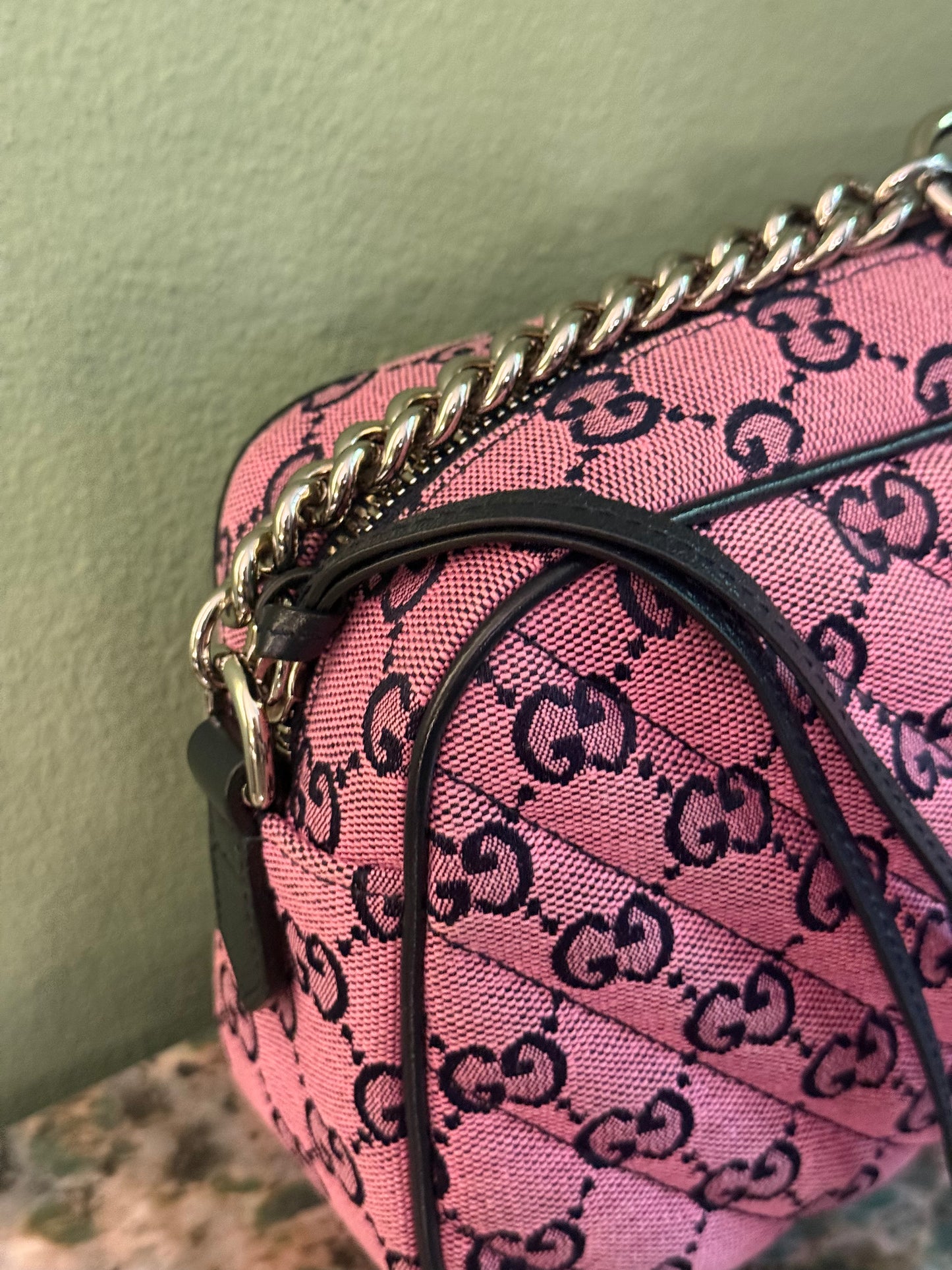 GUCCI PINK MONOGRAM MARMONT CAMERA BAG