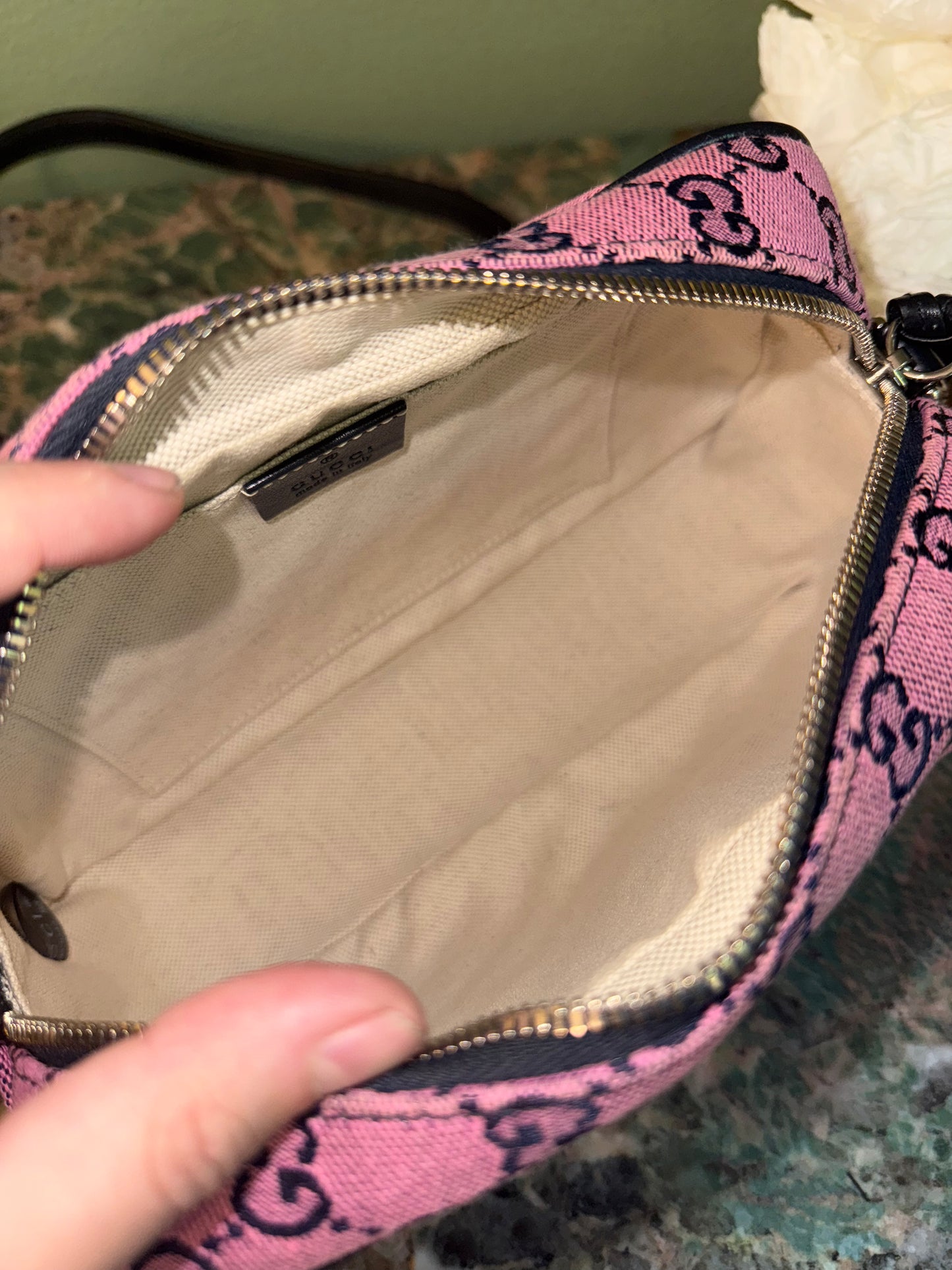 GUCCI PINK MONOGRAM MARMONT CAMERA BAG
