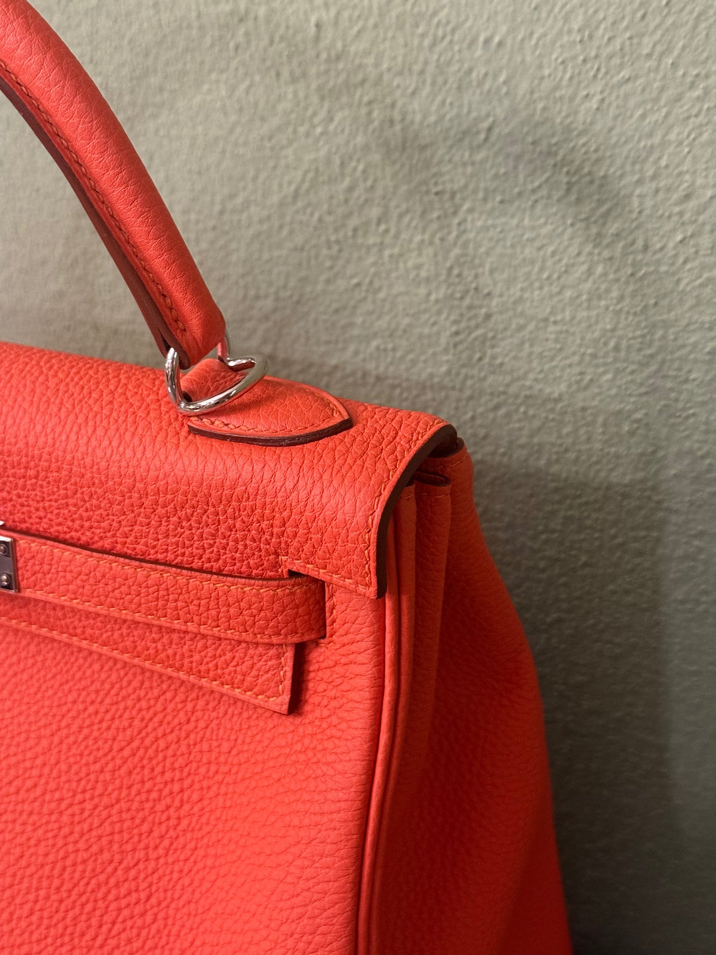 HERMÈS ORANGE TOGO KELLY 25 HANDBAG