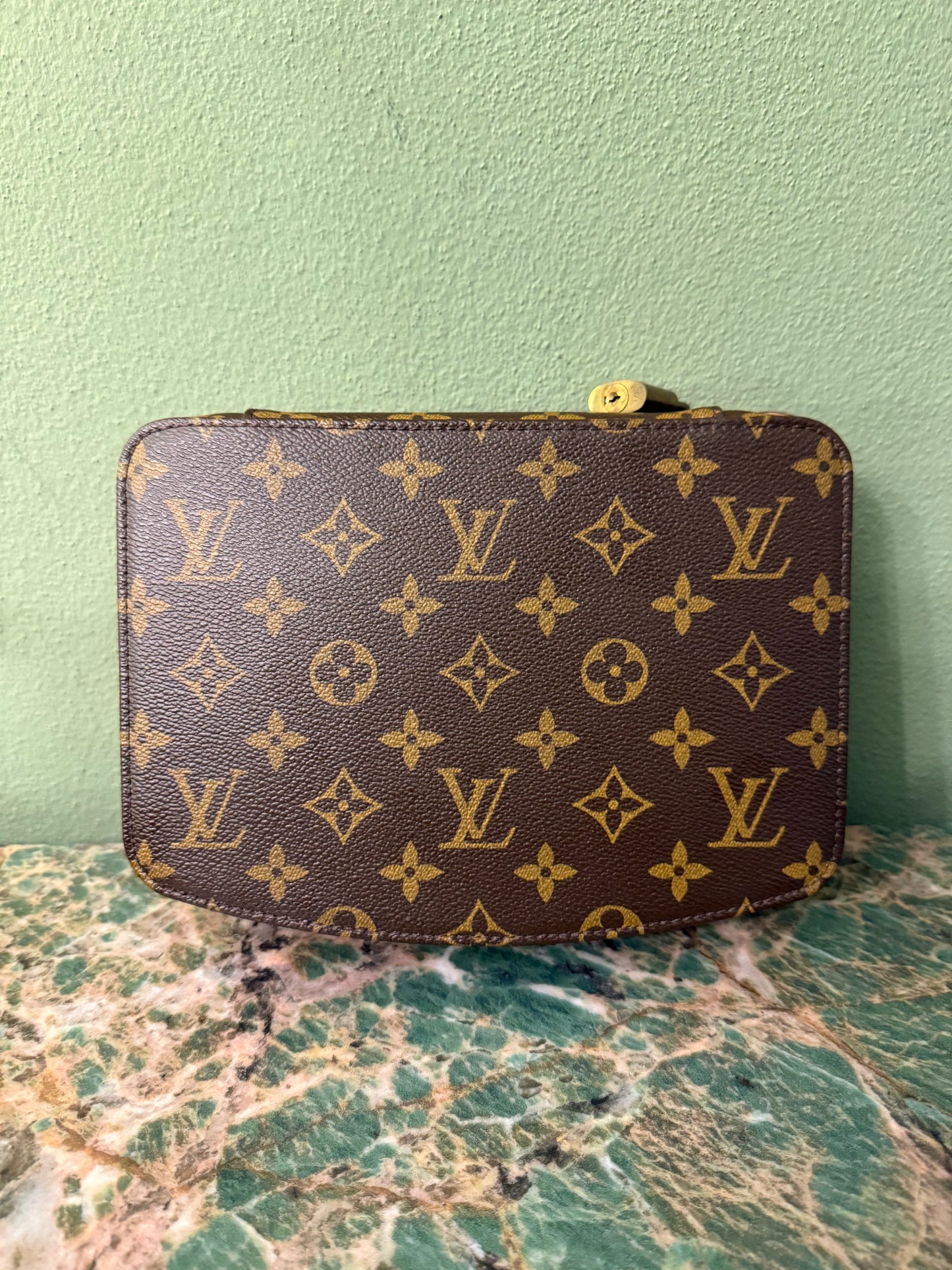 LOUIS VUITTON MONOGRAM MEDIUM JEWELRY TROUSSE