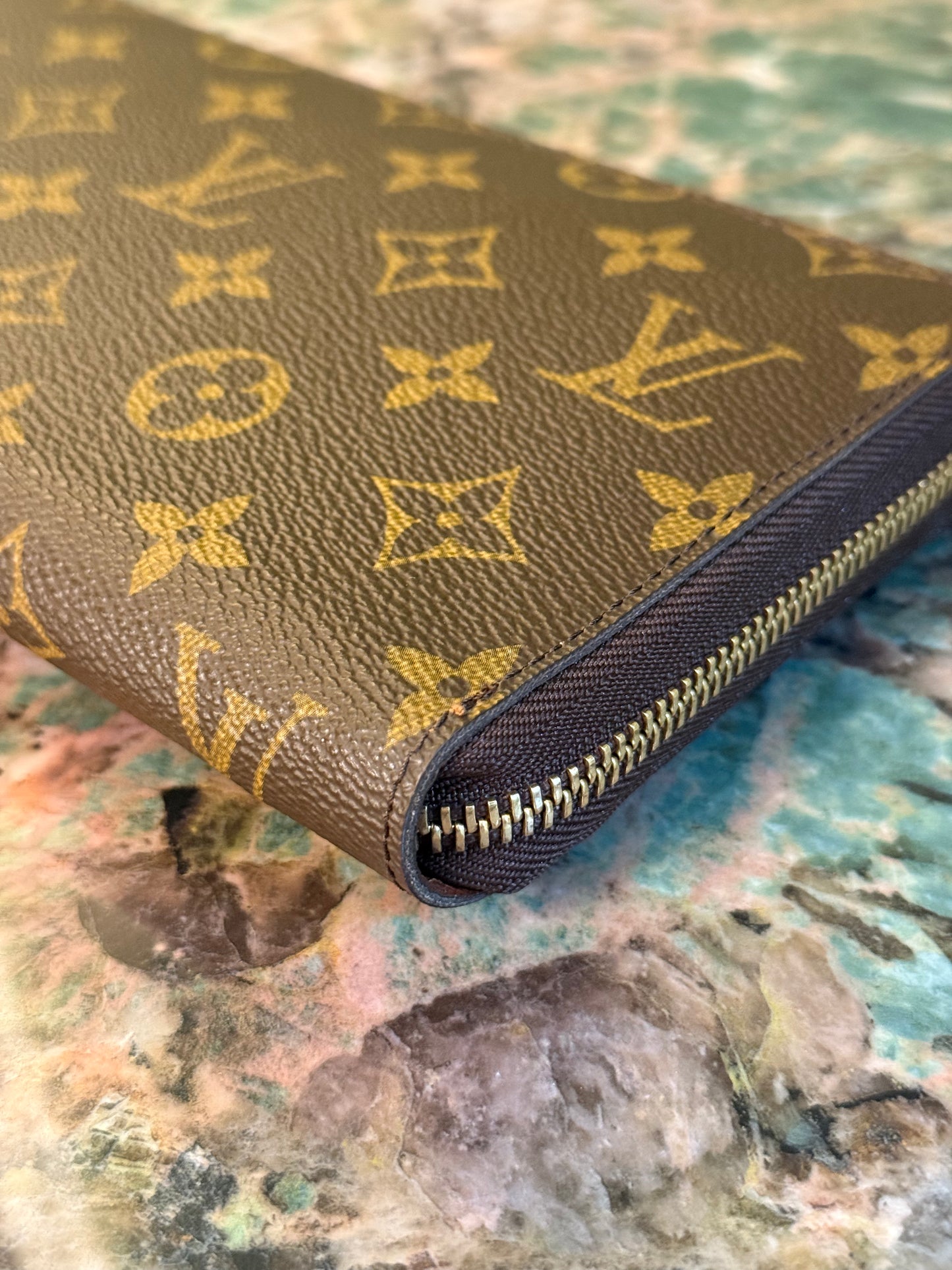LOUIS VUITTON MONOGRAM ZIPPY ORGANIZER
