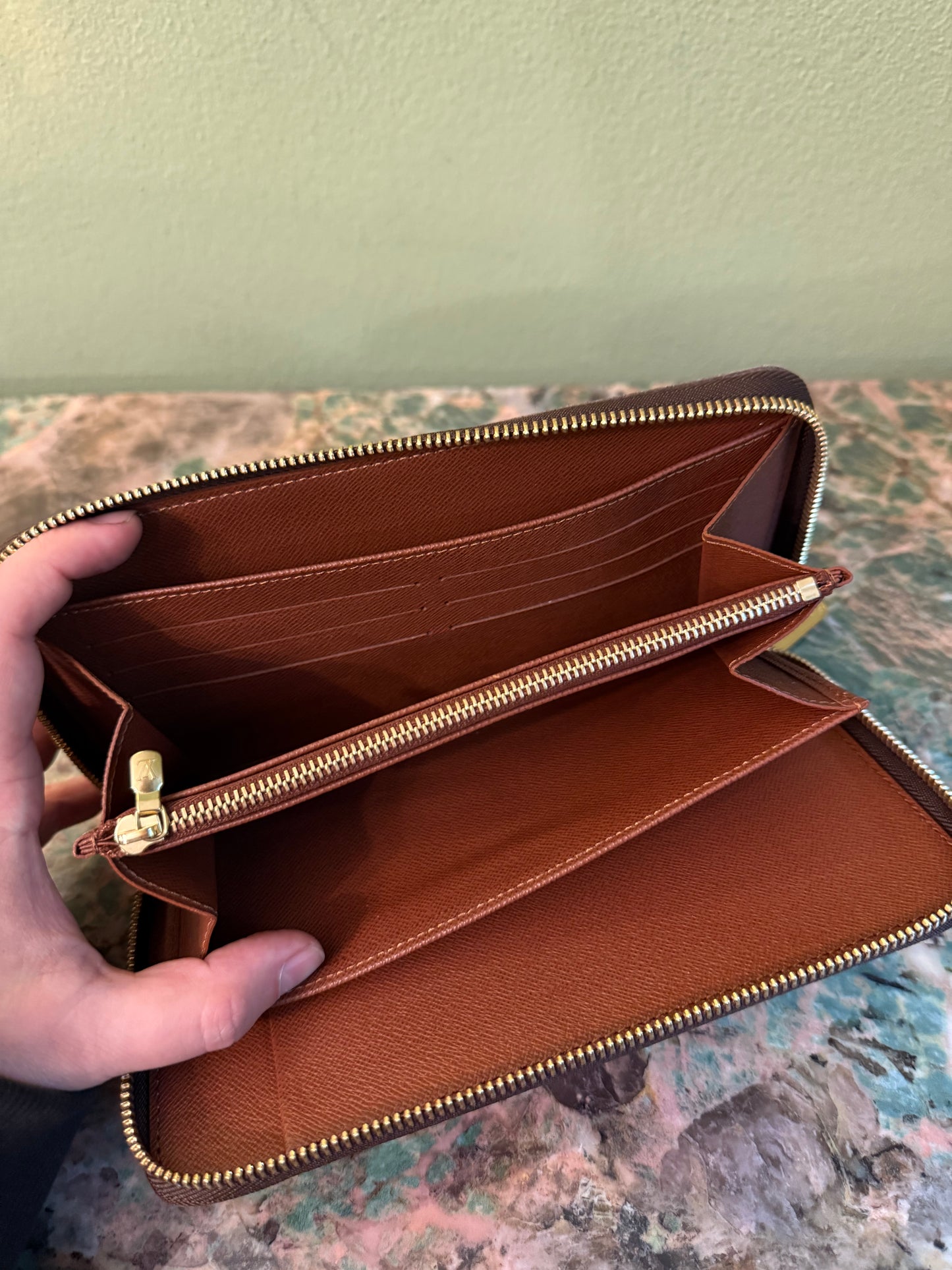 LOUIS VUITTON MONOGRAM ZIPPY ORGANIZER