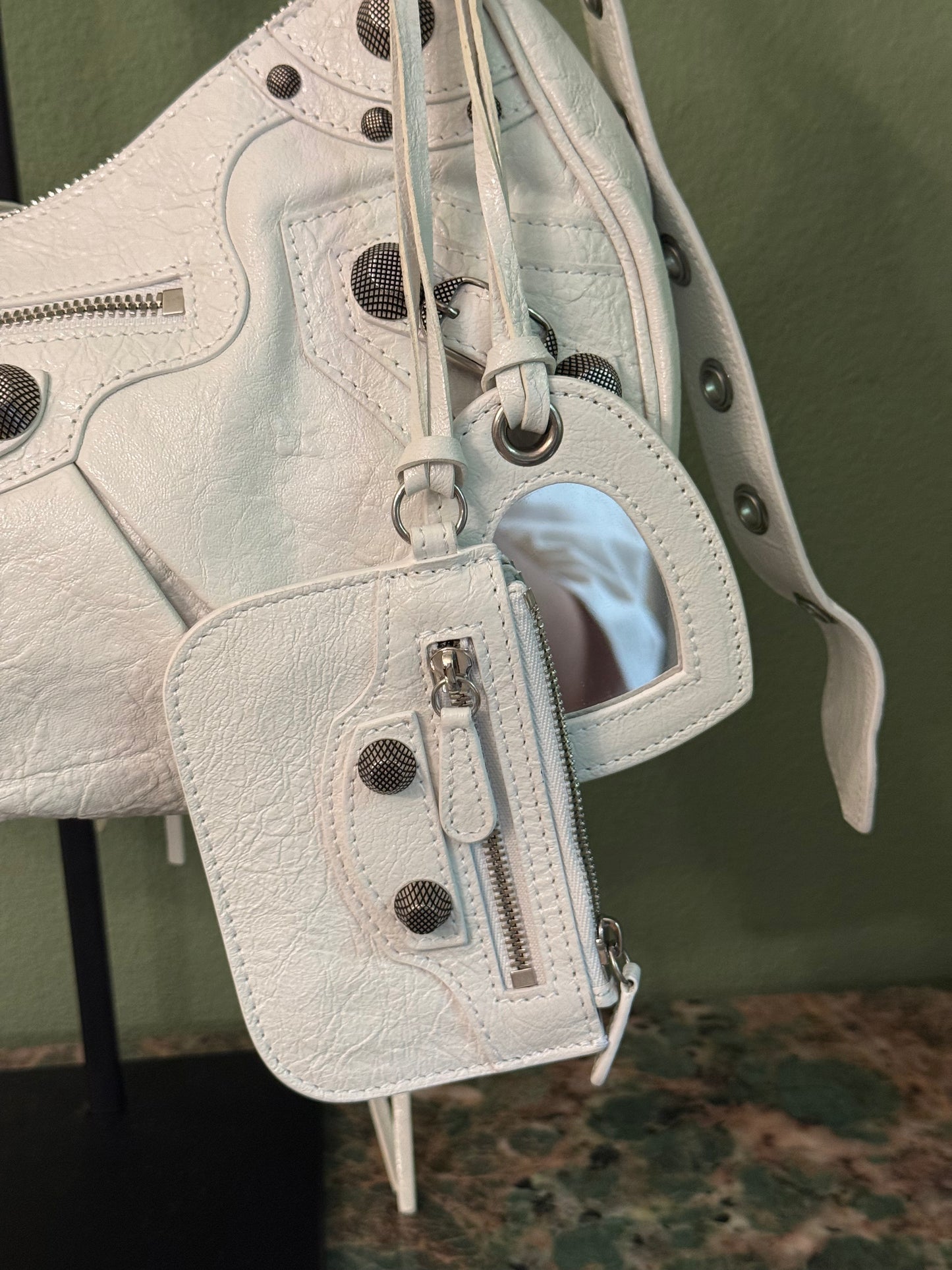 BALENCIAGA WHITE SMALL LE CAGOLE SHOULDER BAG