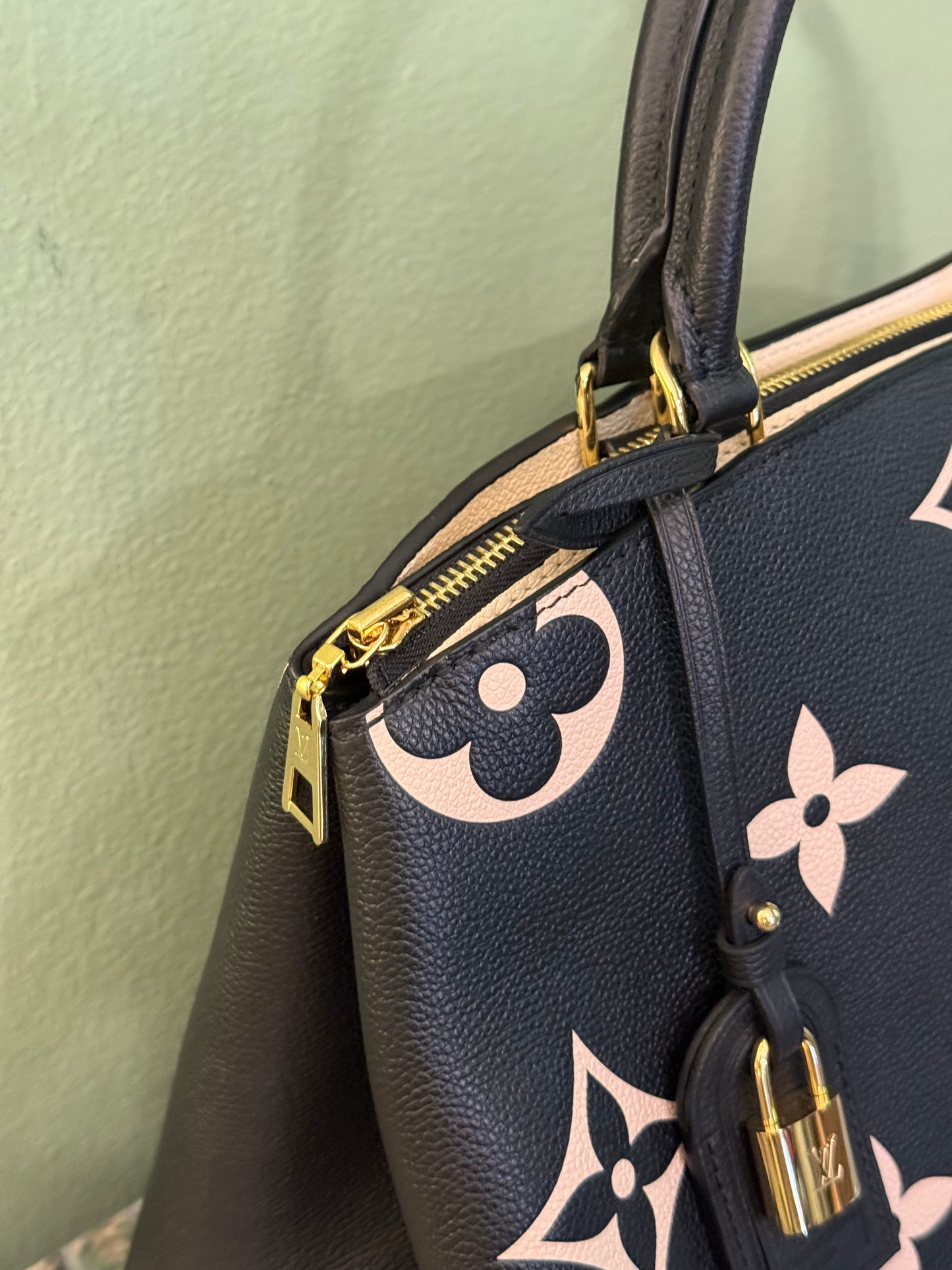 LOUIS VUITTON BLACK EMPREINTE GRAND PALAIS HANDBAG