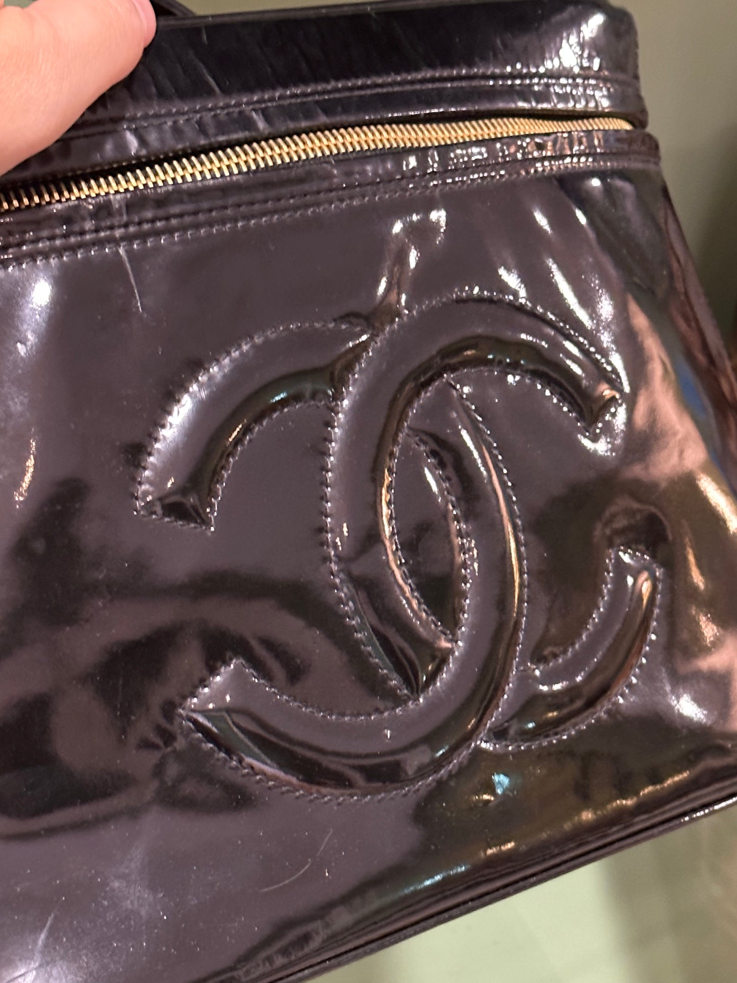 CHANEL BLACK PATENT VANITY CASE