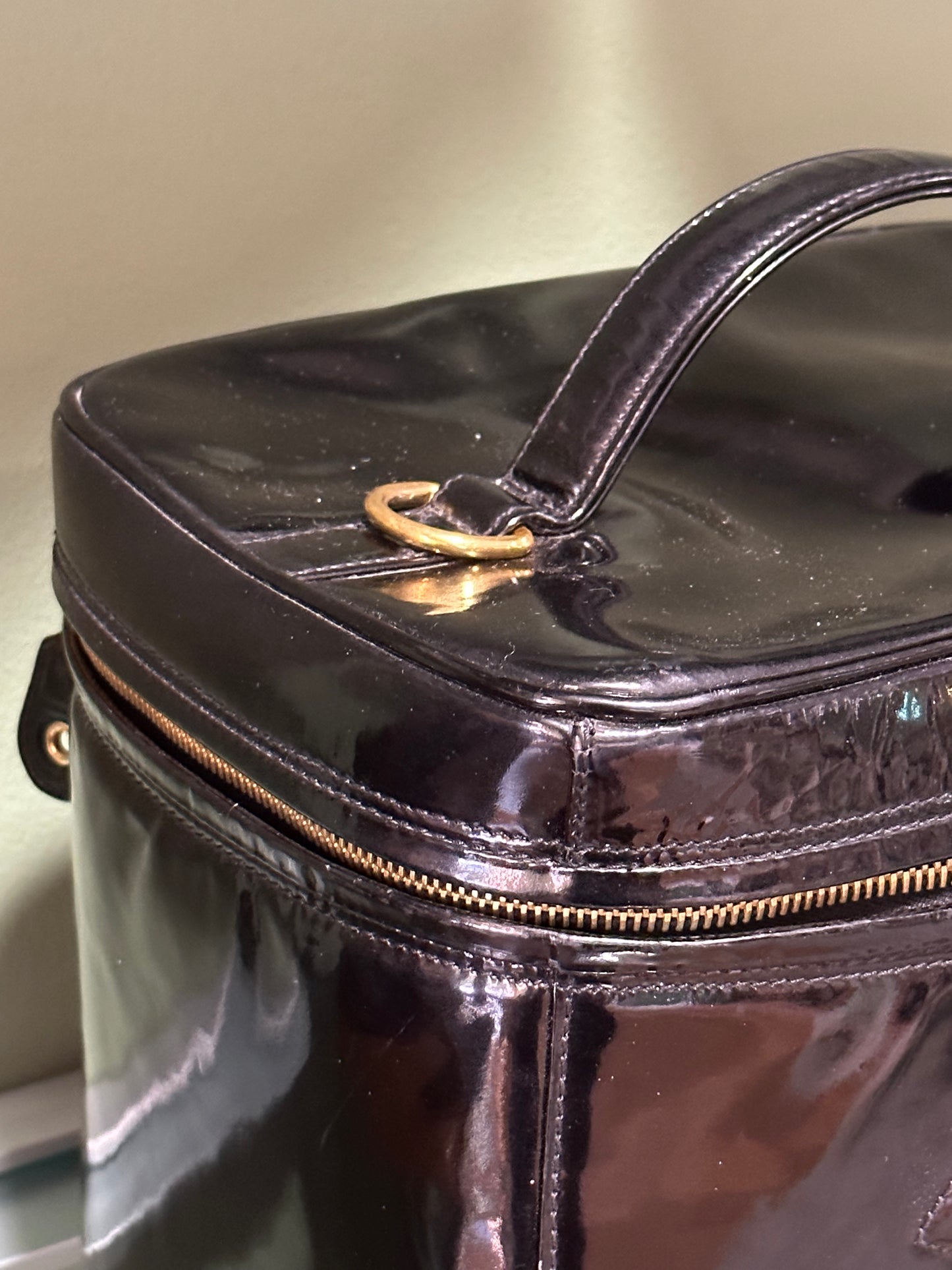 CHANEL BLACK PATENT VANITY CASE