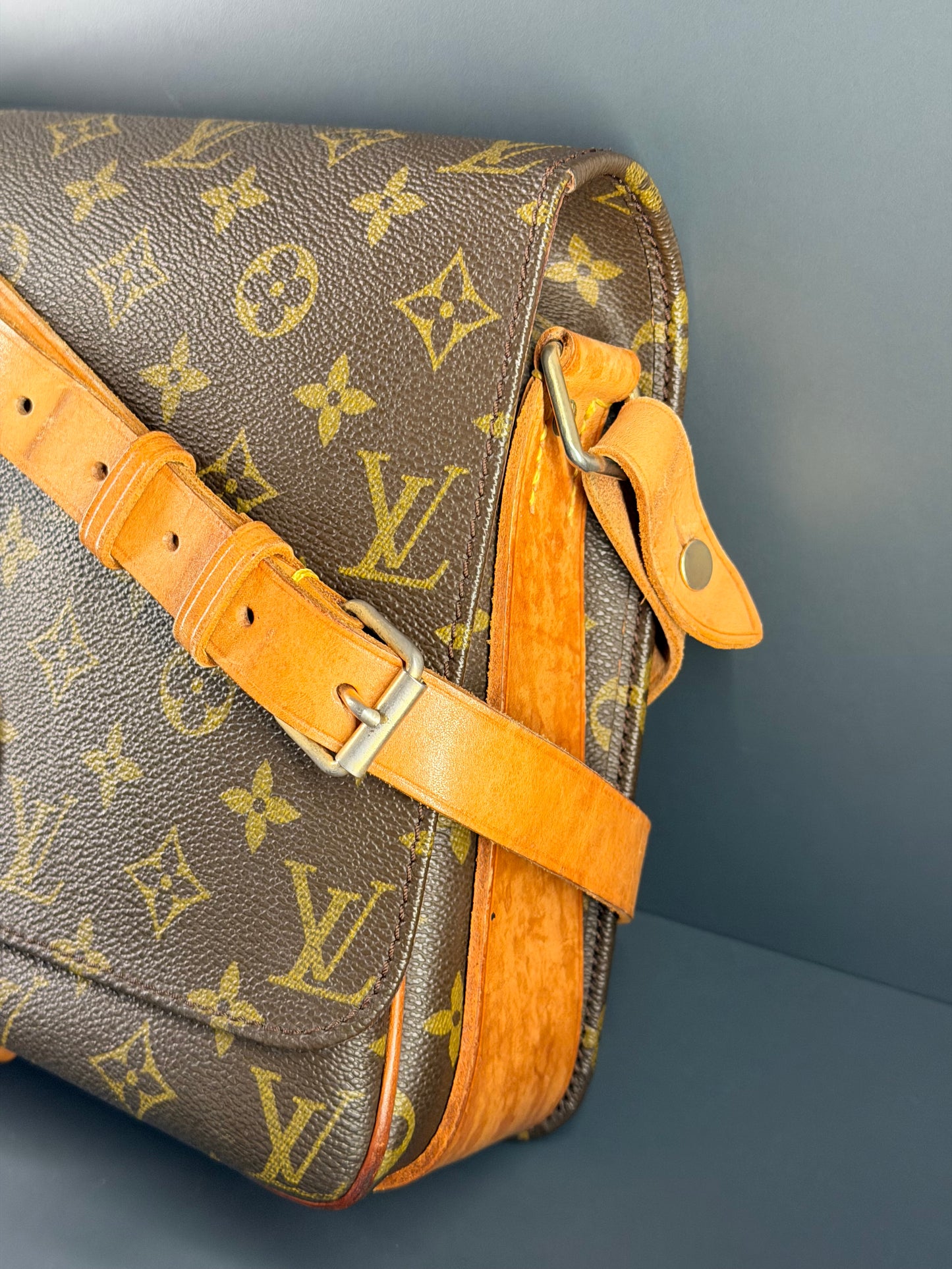 LOUIS VUITTON MONOGRAM CARTOUCHIERE GM CROSSBODY BAG