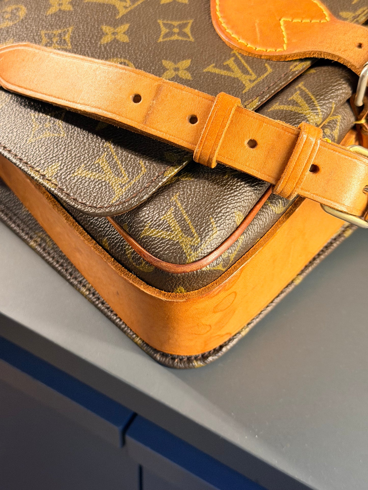 LOUIS VUITTON MONOGRAM CARTOUCHIERE GM CROSSBODY BAG