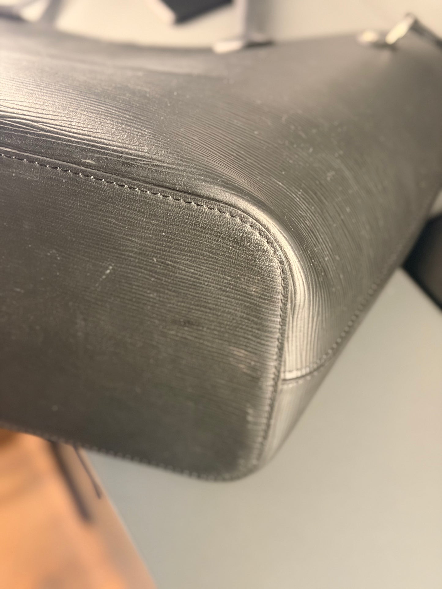 LOUIS VUITTON BLACK EPI NEVERFULL MM SHOPPING TOTE