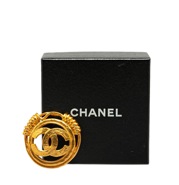 CHANEL GOLD PLATED CC BROOCH