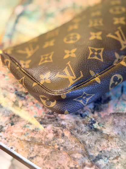 LOUIS VUITTON MONOGRAM POCHETTE ACCESSOIRES