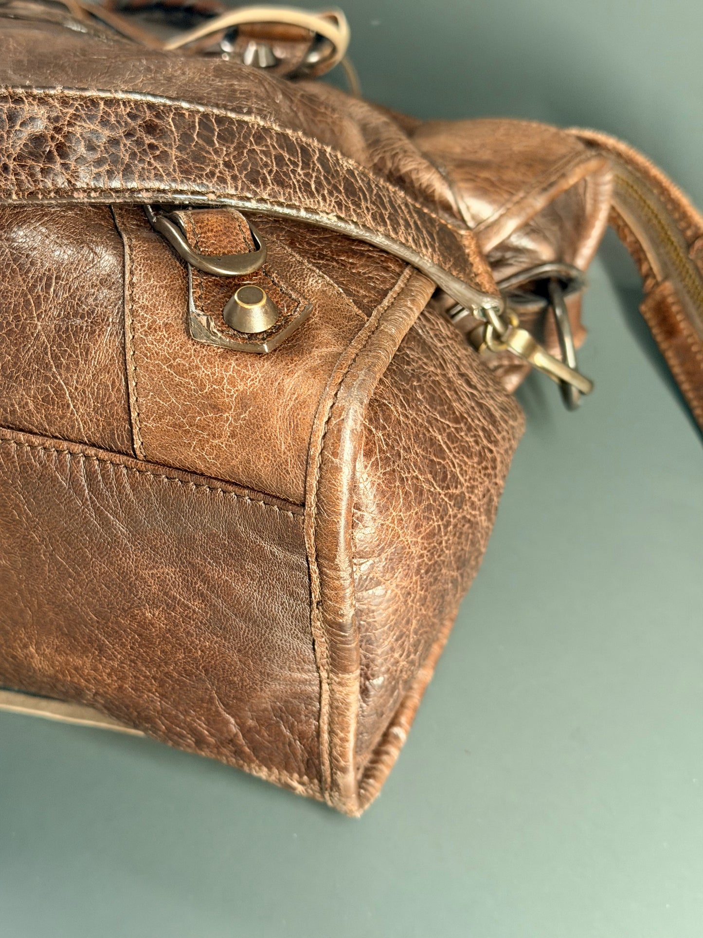 BALENCIAGA BROWN CLASSIC MEDIUM CITY HANDBAG
