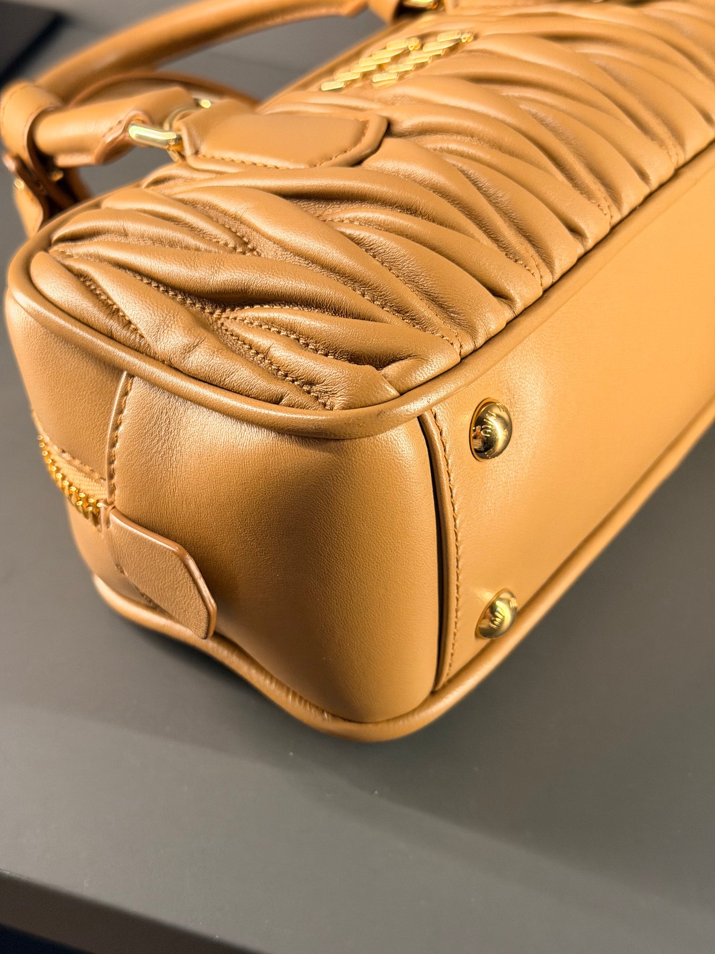 MIU MIU TAN MATELASSÈ ARCADIE BOSTON BAG