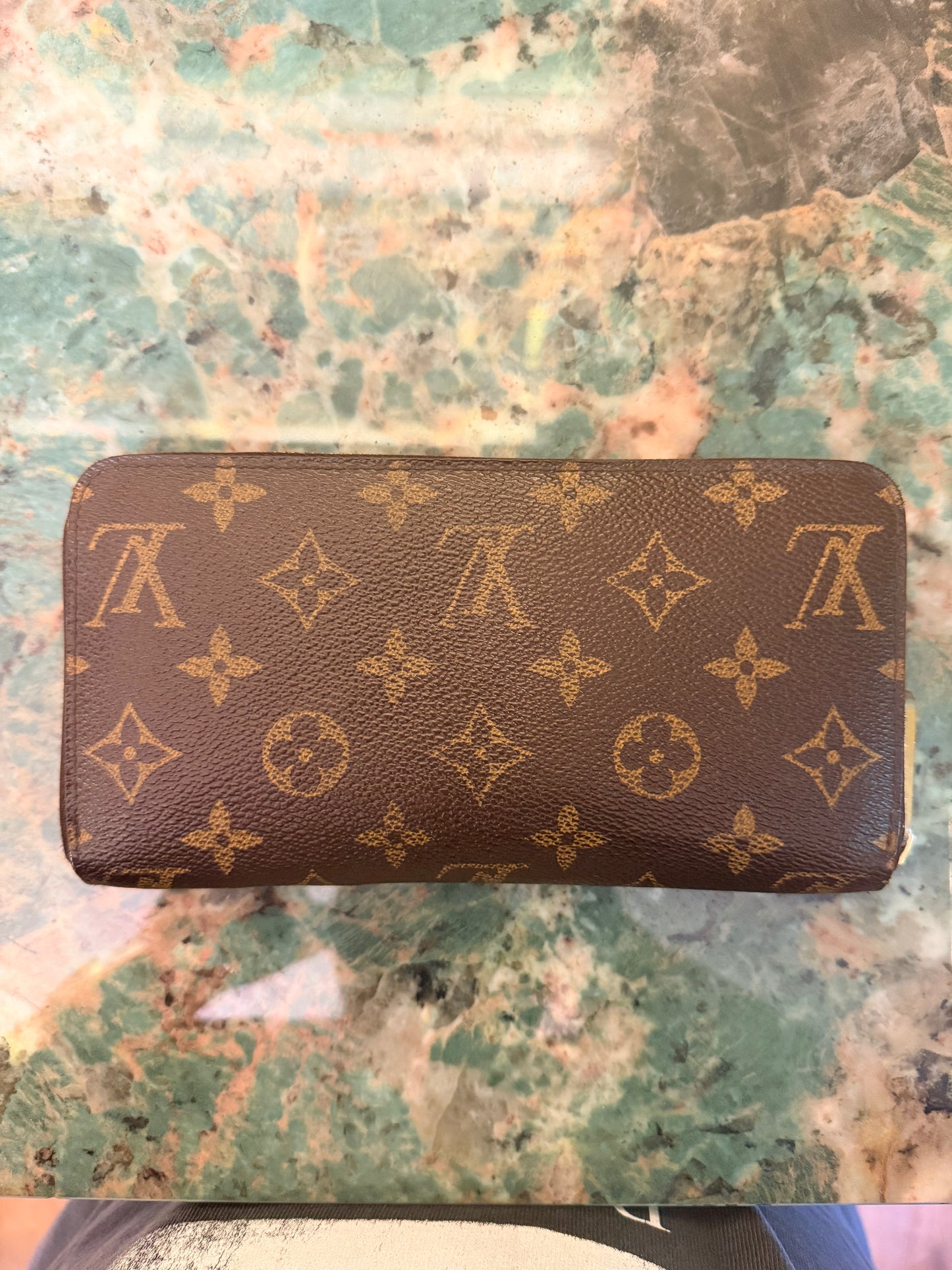 LOUIS VUITTON MONOGRAM ZIPPY WALLET