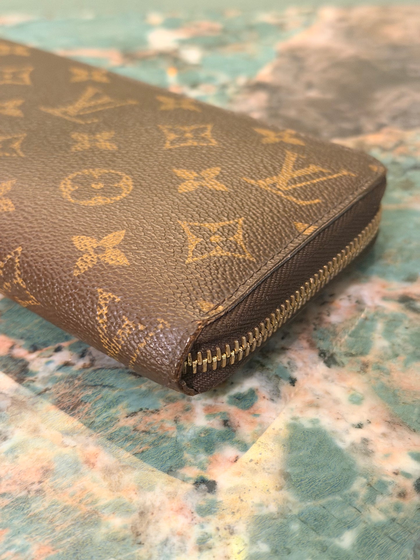 LOUIS VUITTON MONOGRAM ZIPPY WALLET