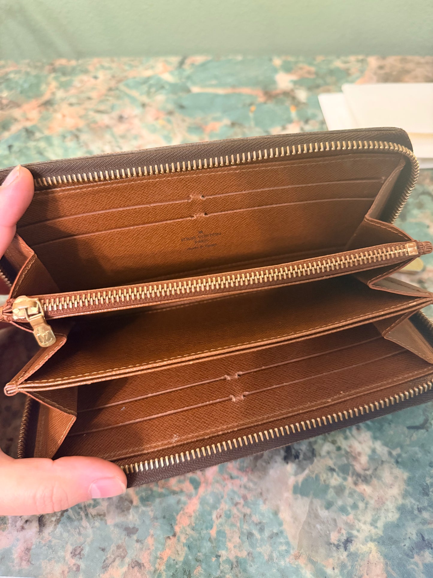 LOUIS VUITTON MONOGRAM ZIPPY WALLET