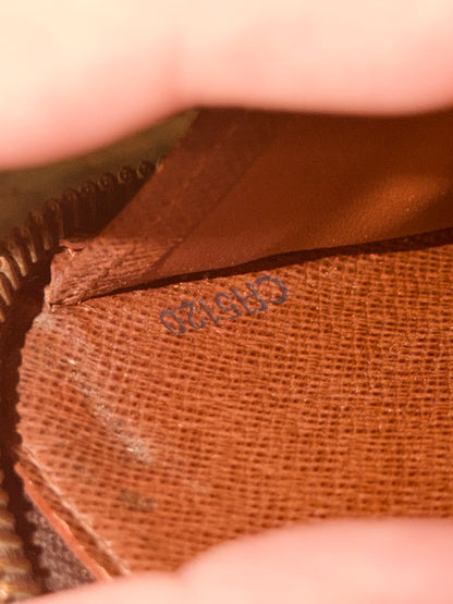 LOUIS VUITTON MONOGRAM ZIPPY WALLET