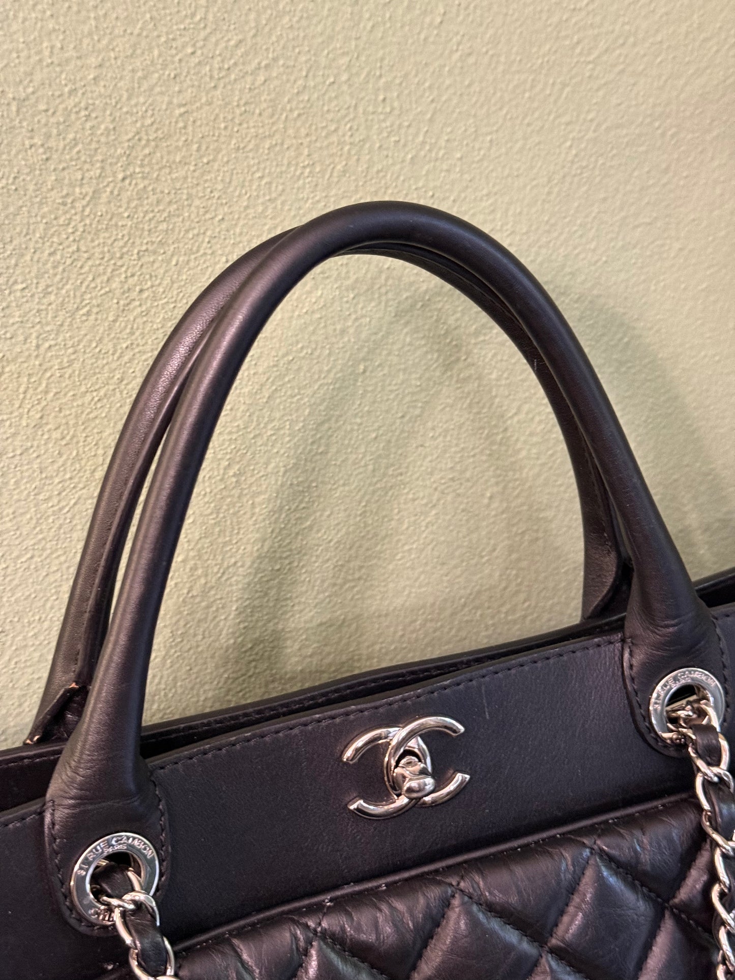CHANEL BLACK NEO SOFT SHOPPING TOTE